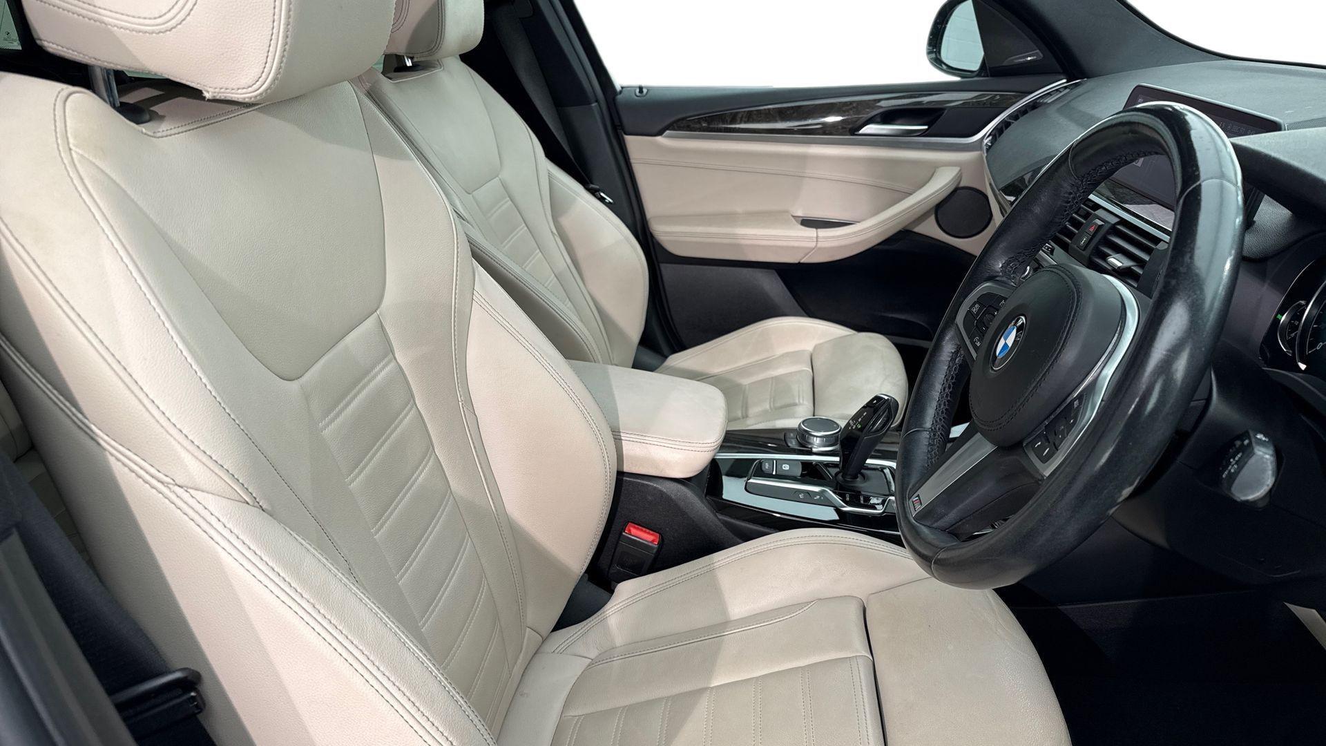 BMW X3 view 11