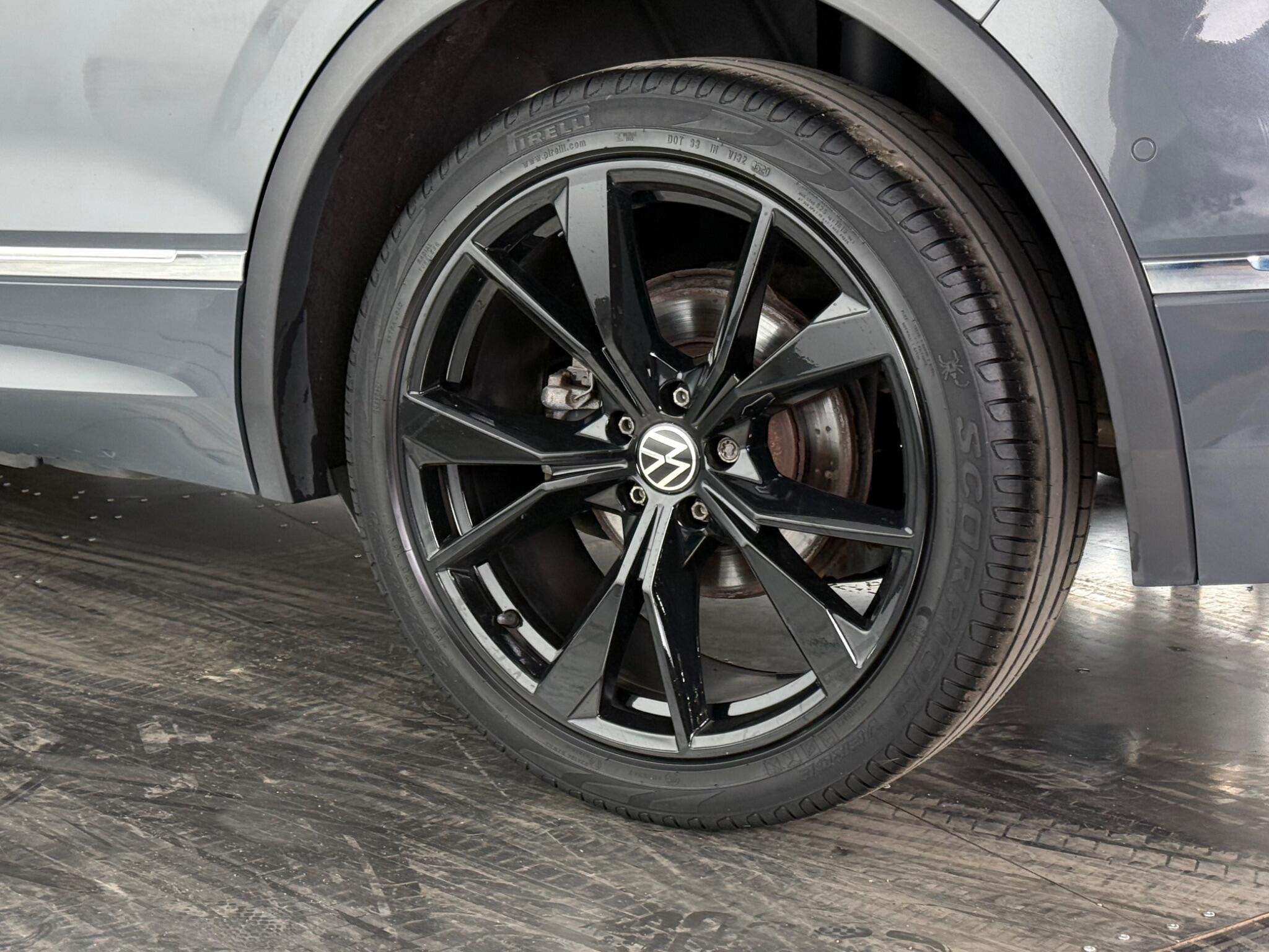 Volkswagen Tiguan view 9