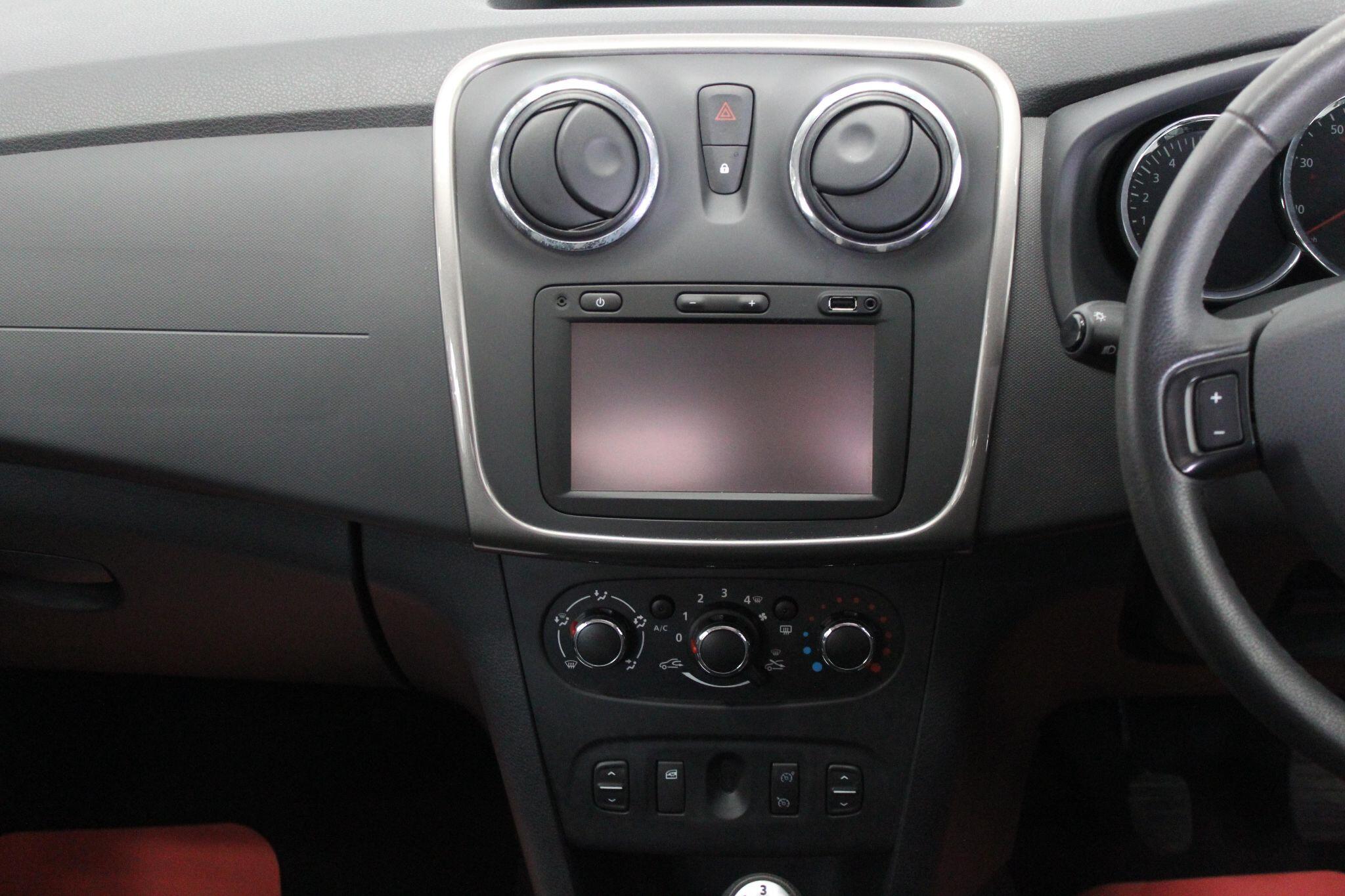Dacia Sandero view 32