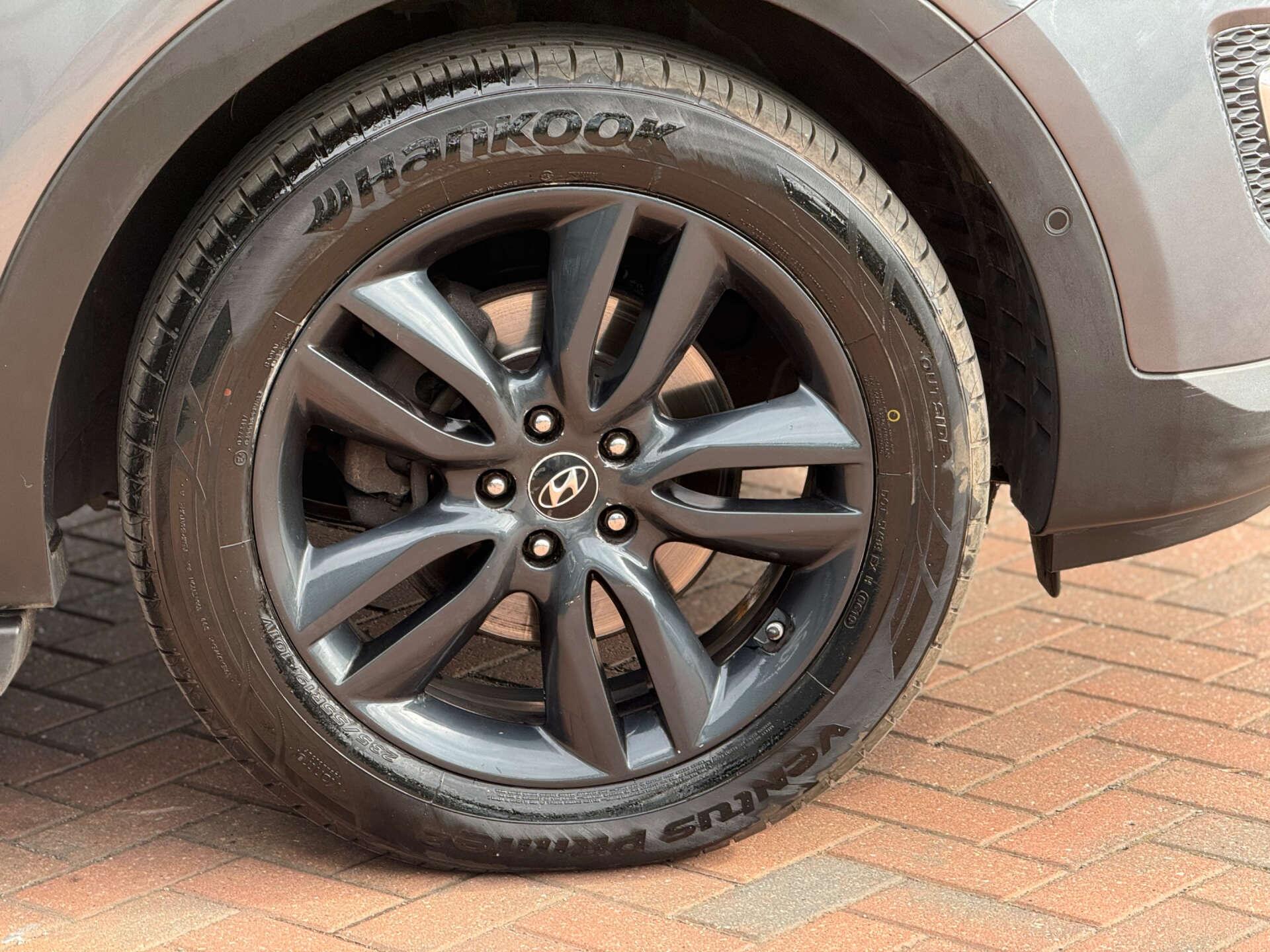Hyundai Santa FE view 16