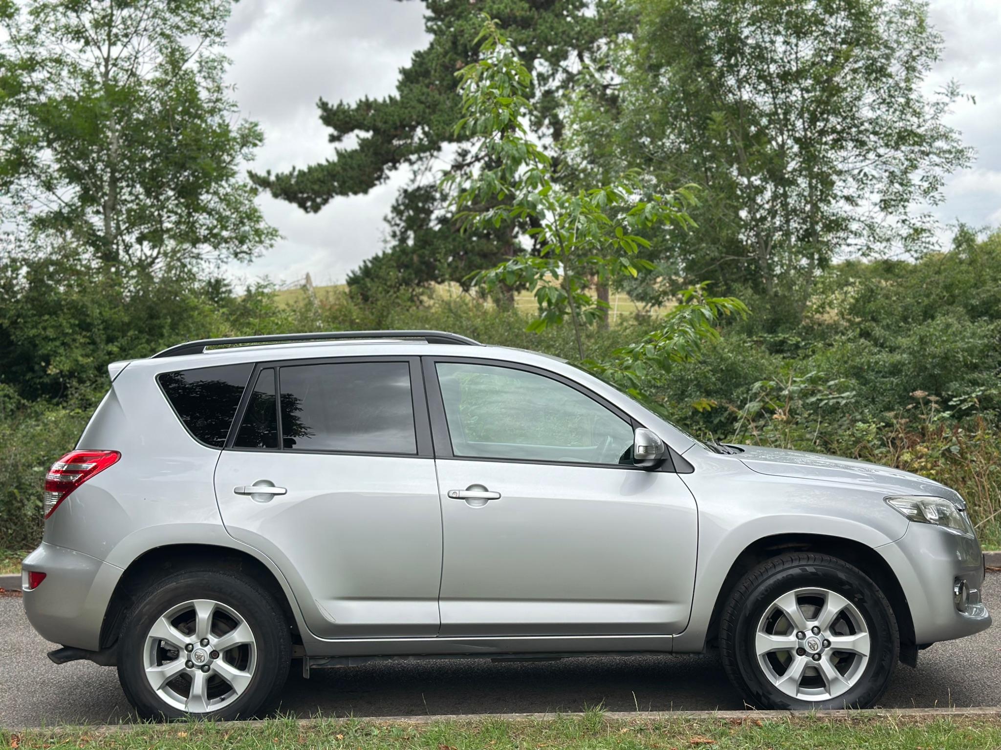 2010 Toyota RAV4 image 8