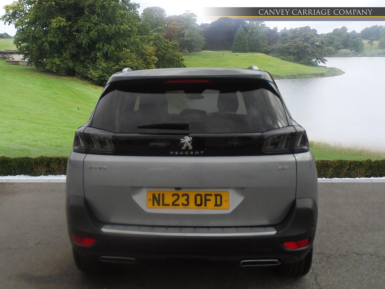 Peugeot 5008 view 8