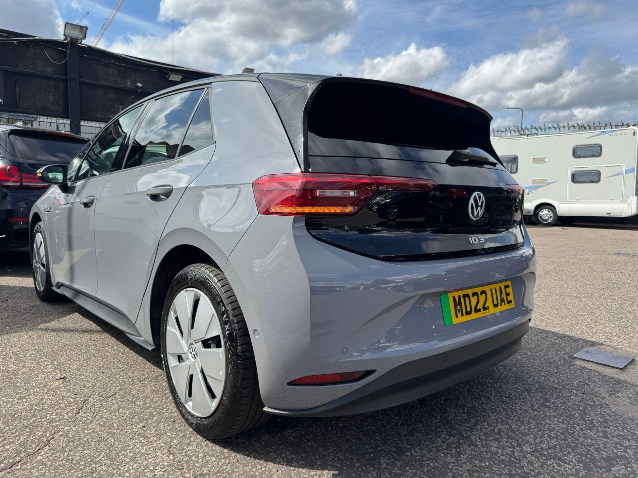 Volkswagen Id.3 view 6