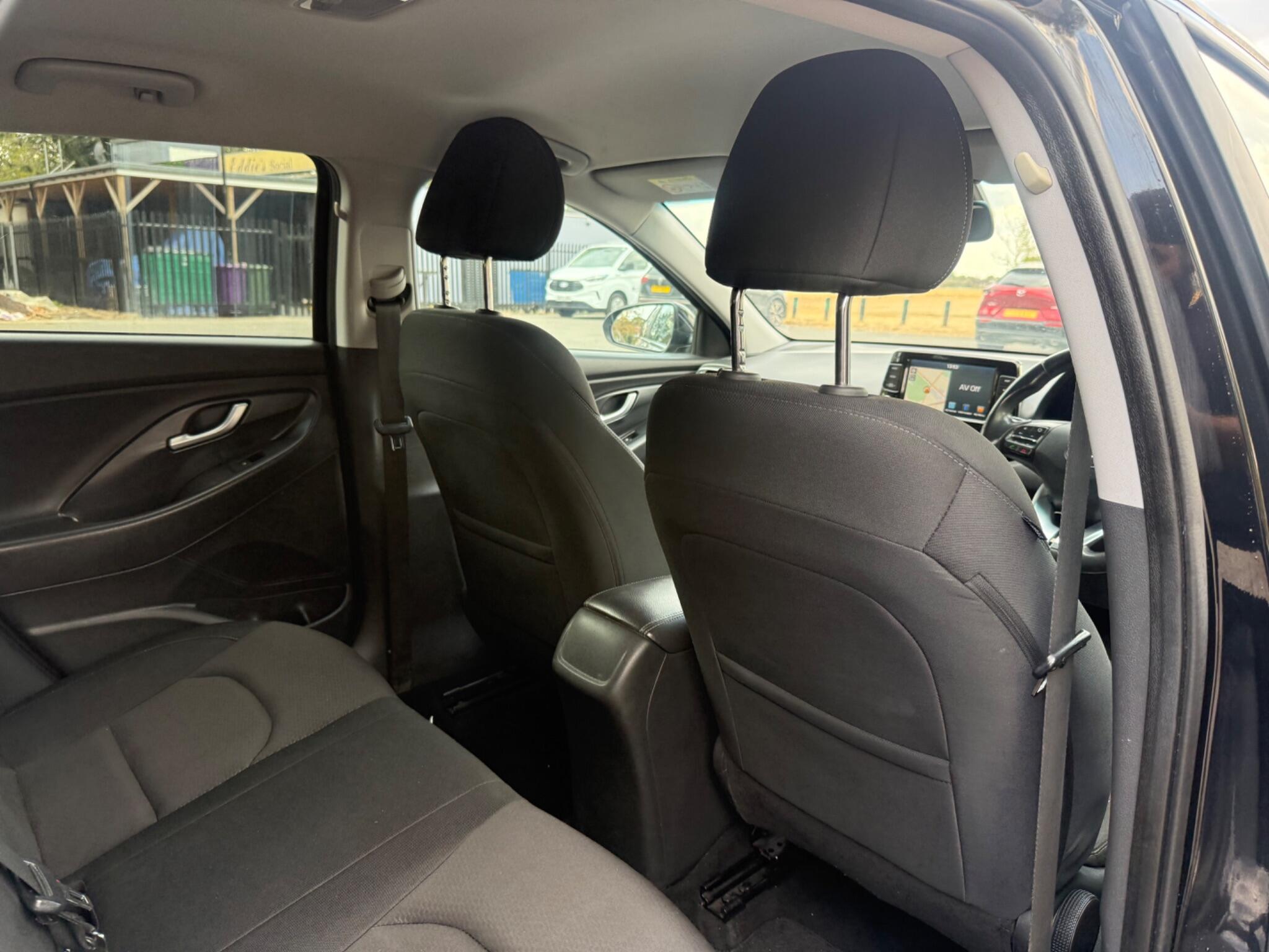 Hyundai i30 view 25