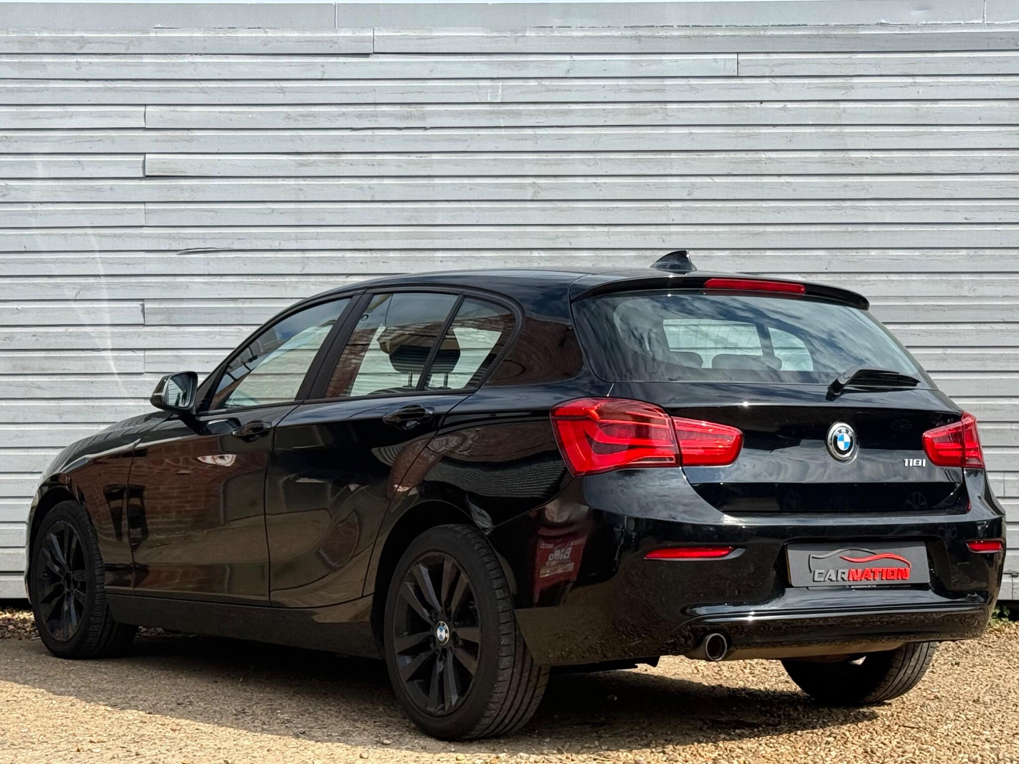 BMW 1 Series view 7