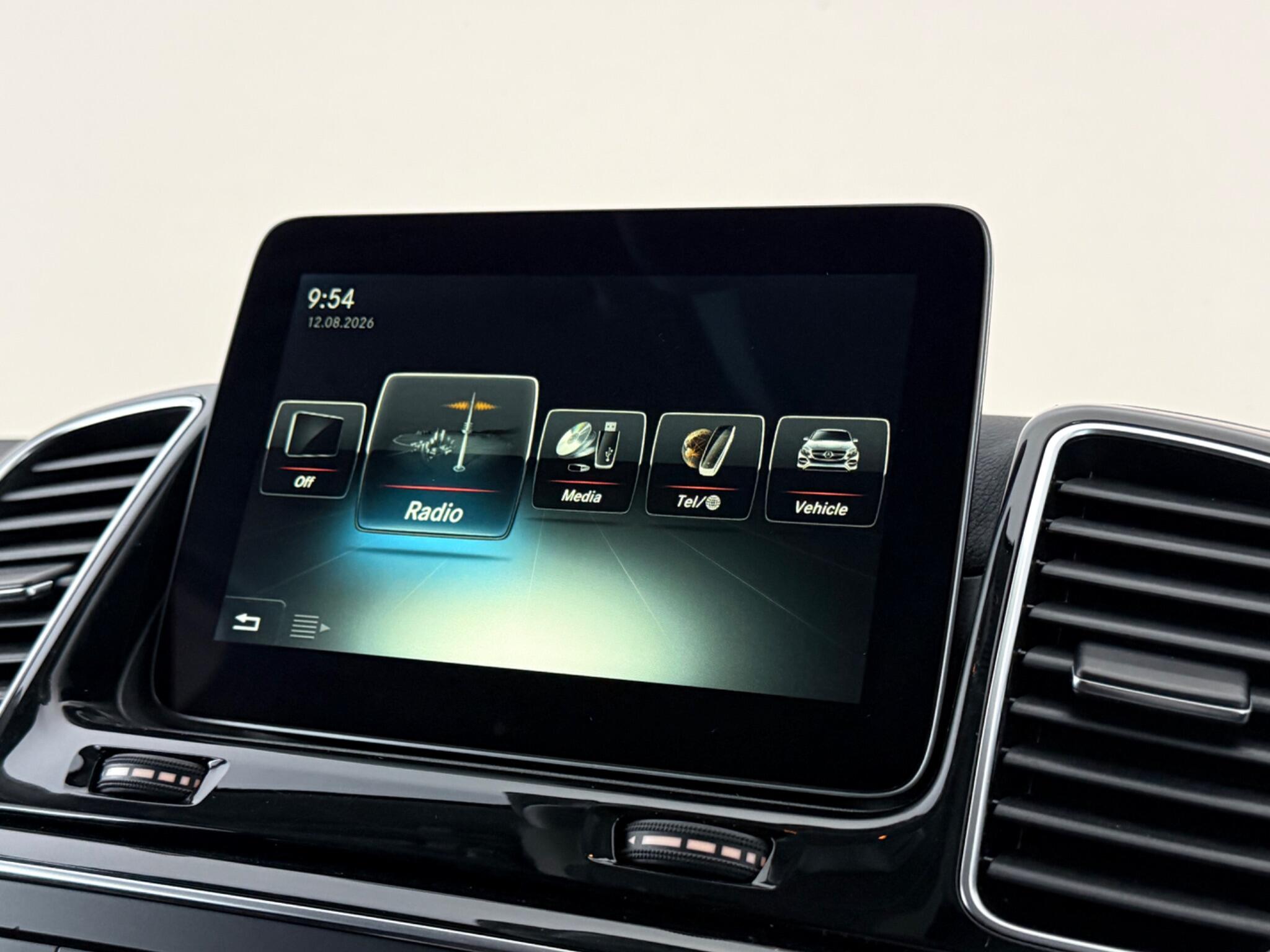 Mercedes-Benz Gle view 30
