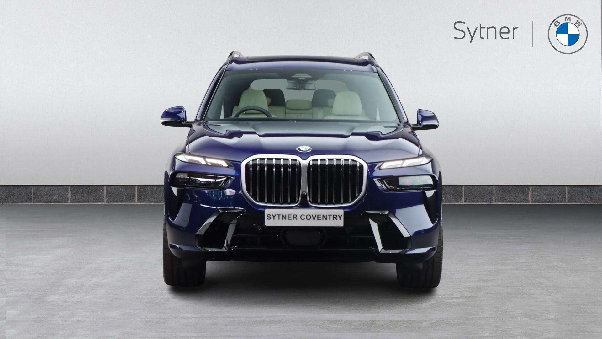 BMW X7 view 2
