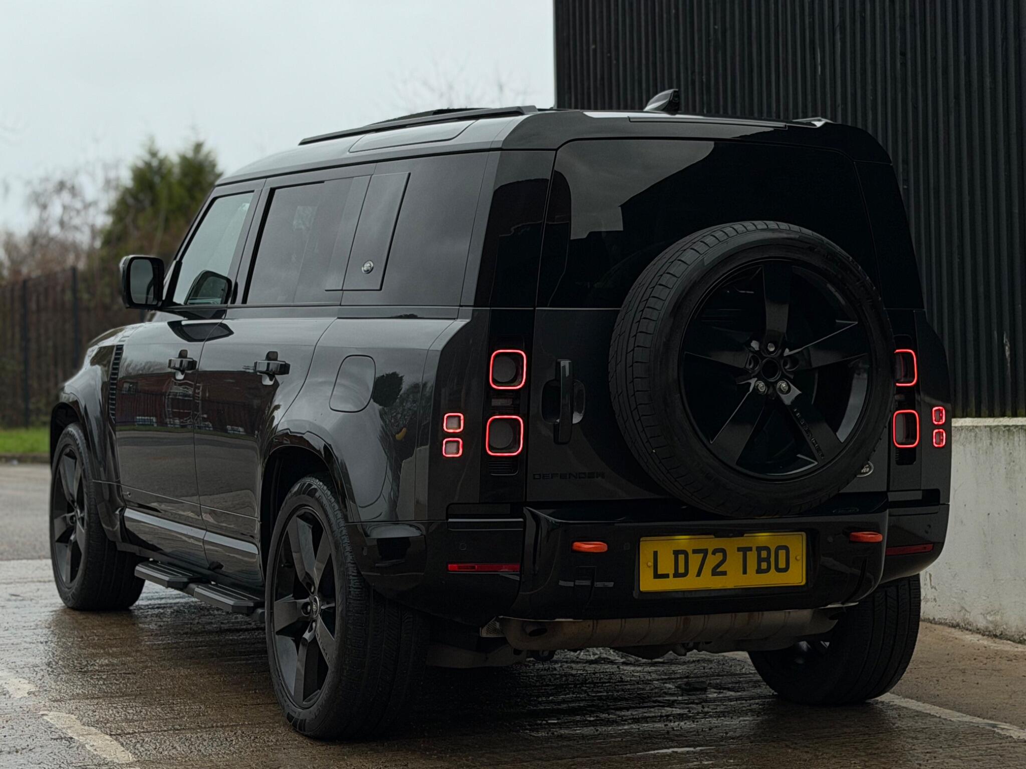 Land Rover Defender view 12