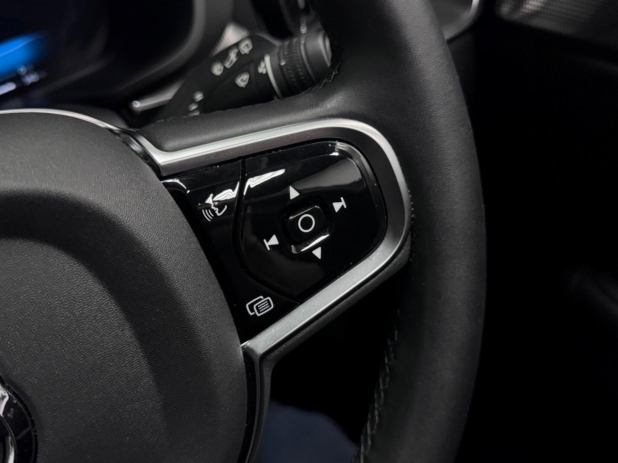 Volvo XC60 view 17