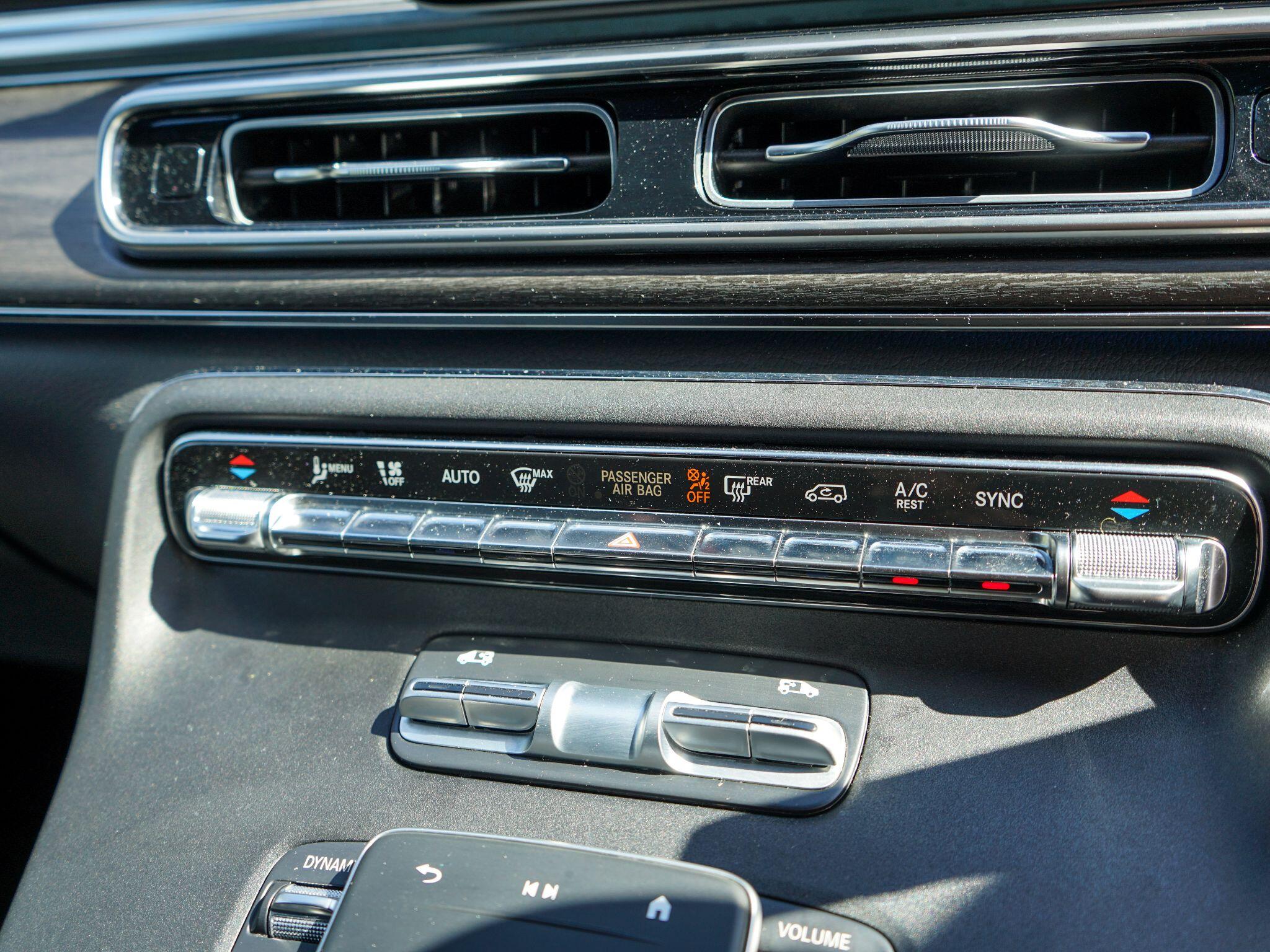 Mercedes-Benz V Class view 30