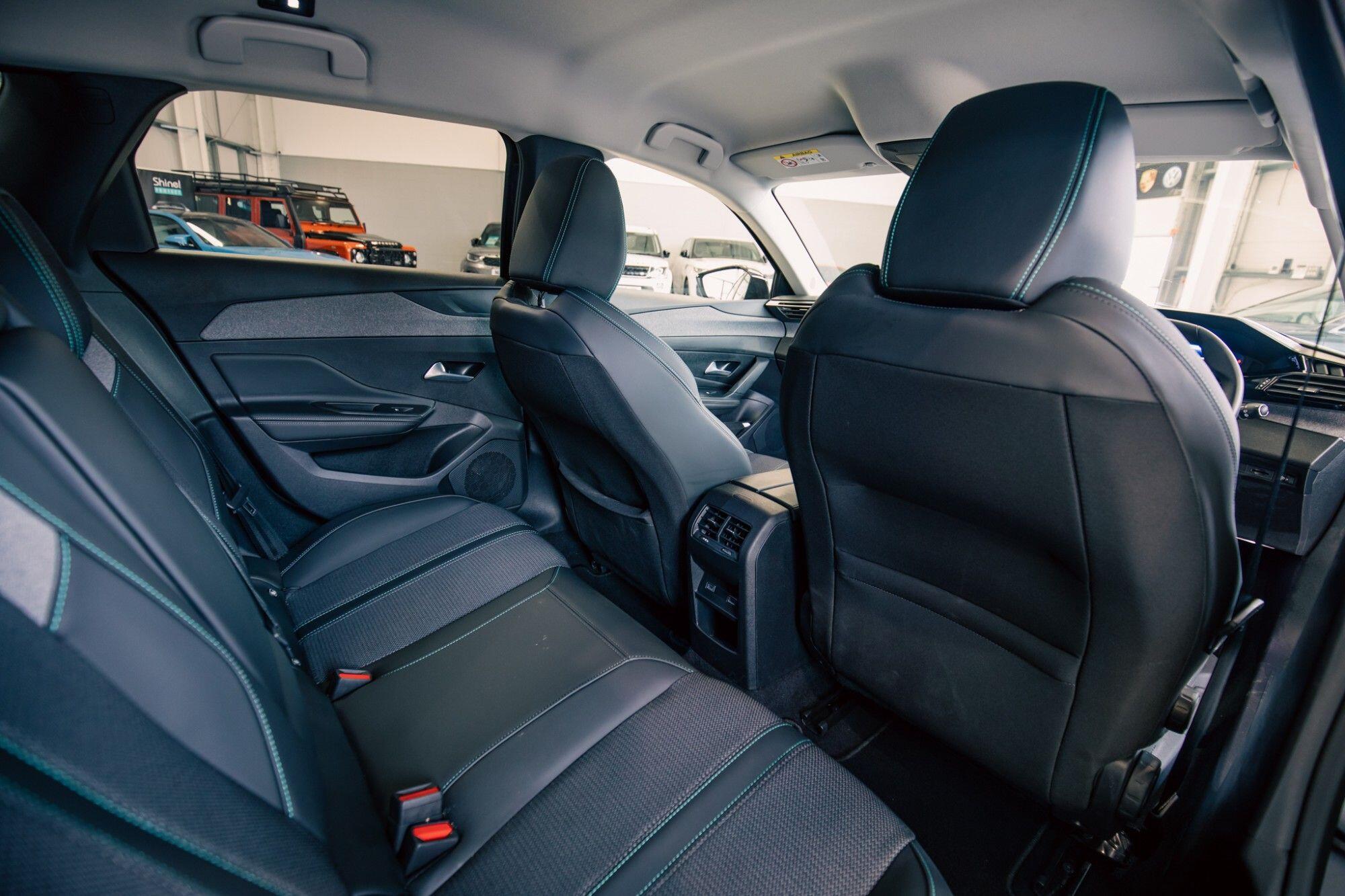 Peugeot 308 view 8
