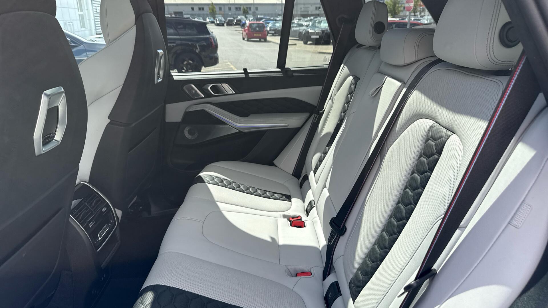 BMW X5 M view 12