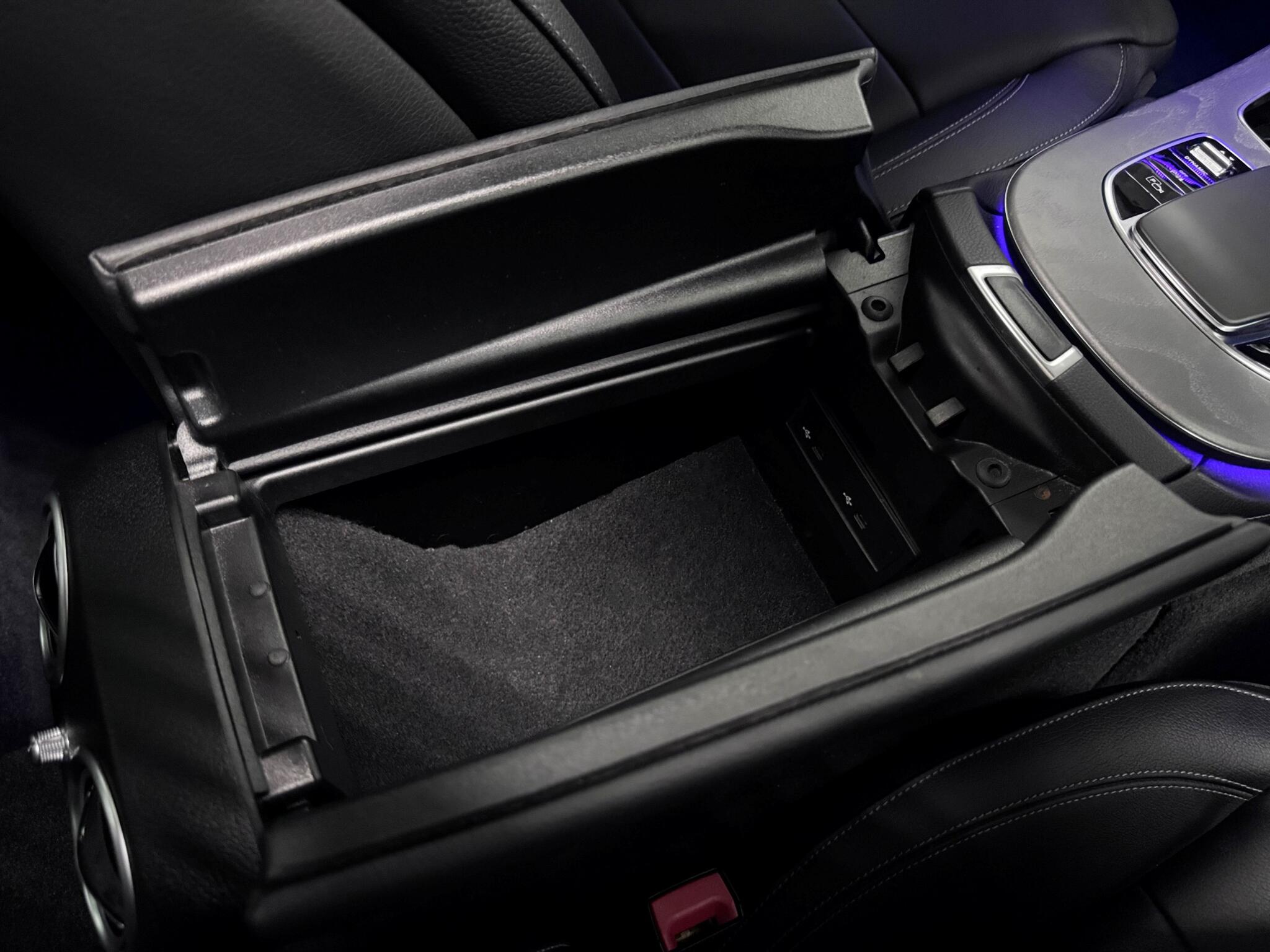 Mercedes-Benz E-Class view 36