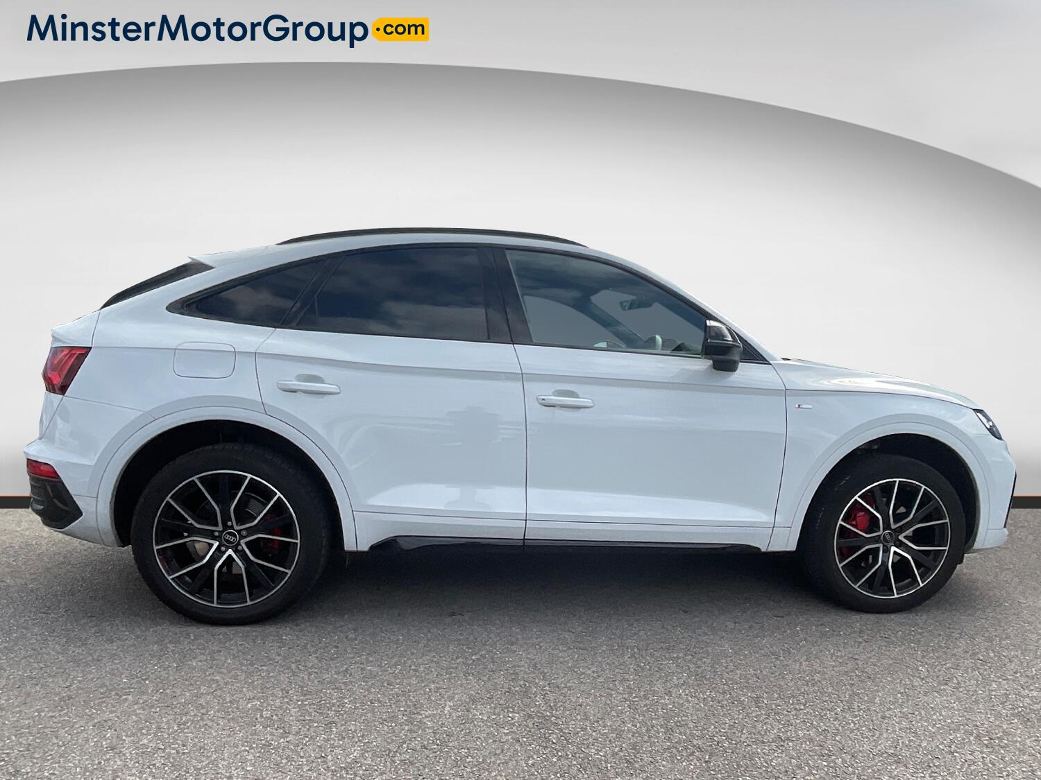 Audi Q5 view 2
