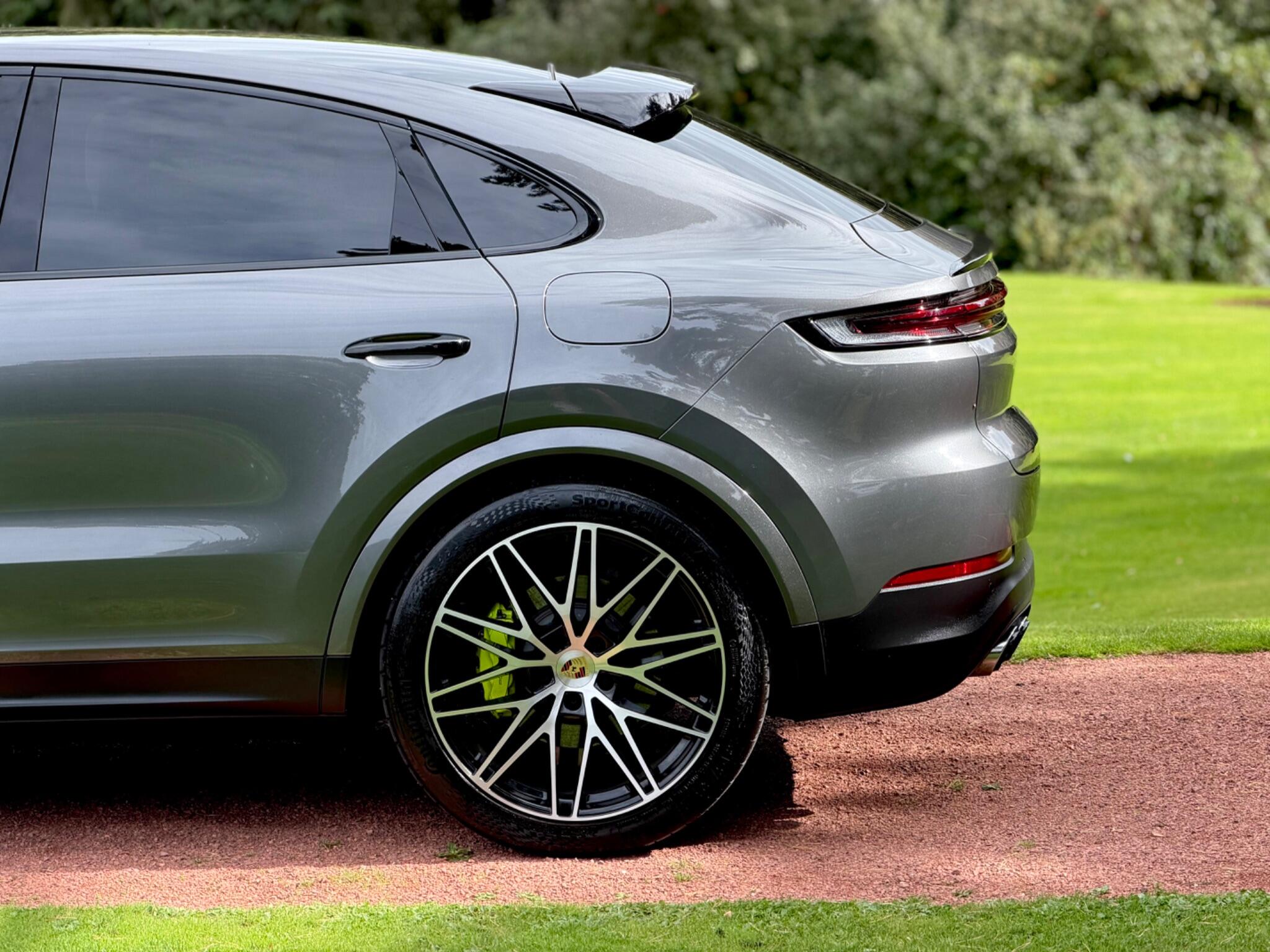Porsche Cayenne view 40
