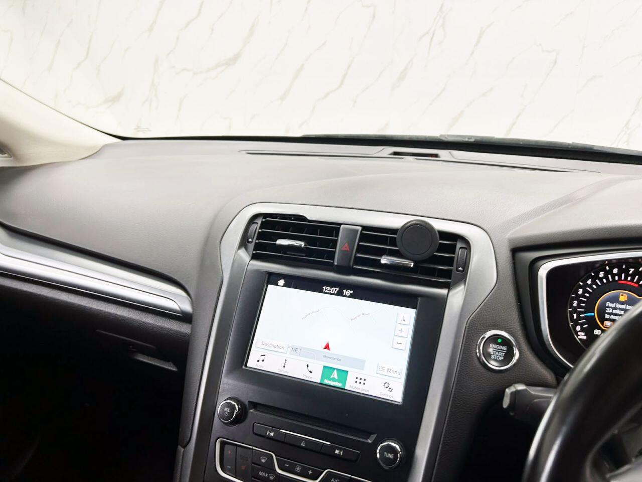 Ford Mondeo view 16