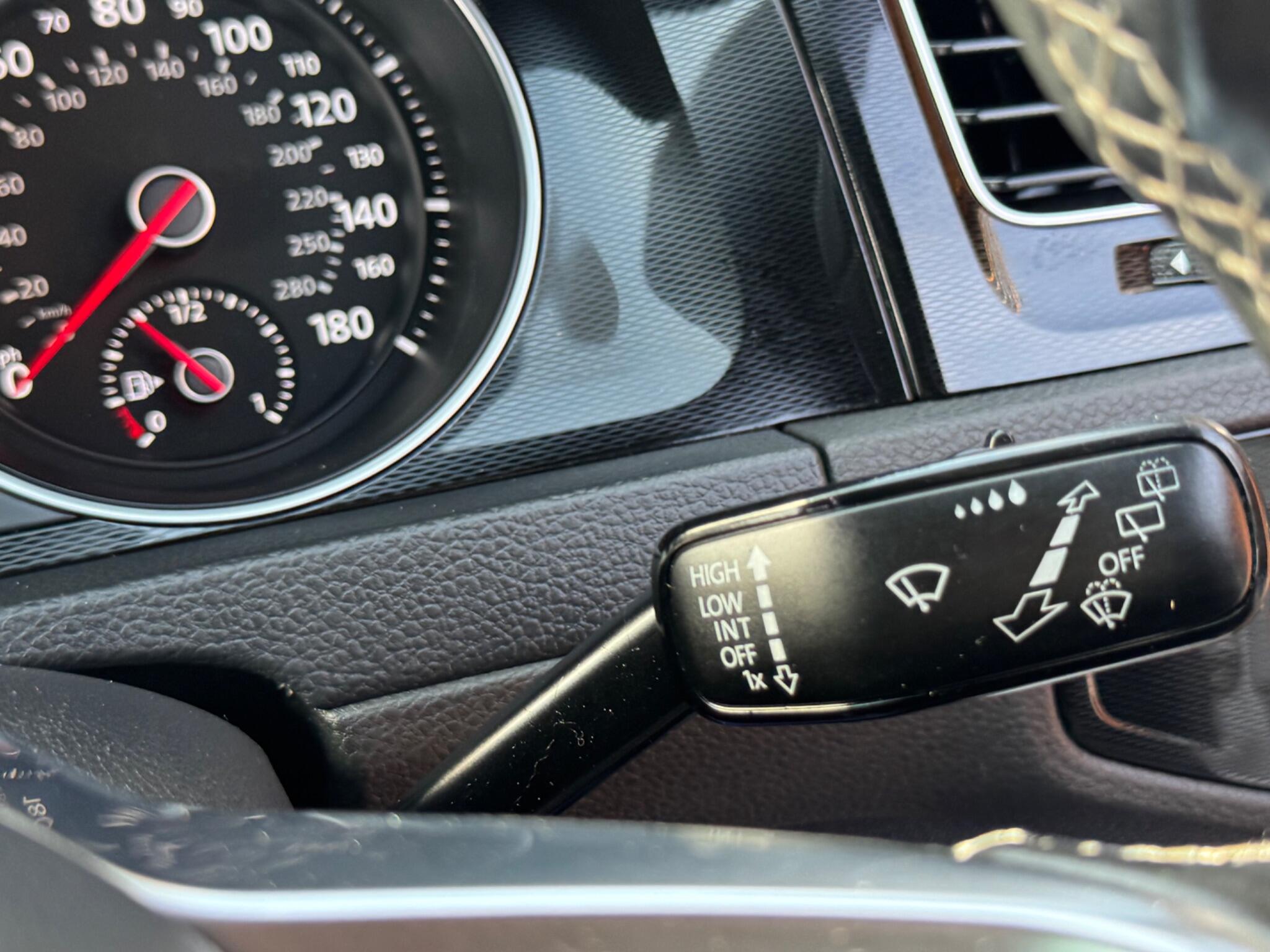 Volkswagen Golf view 17