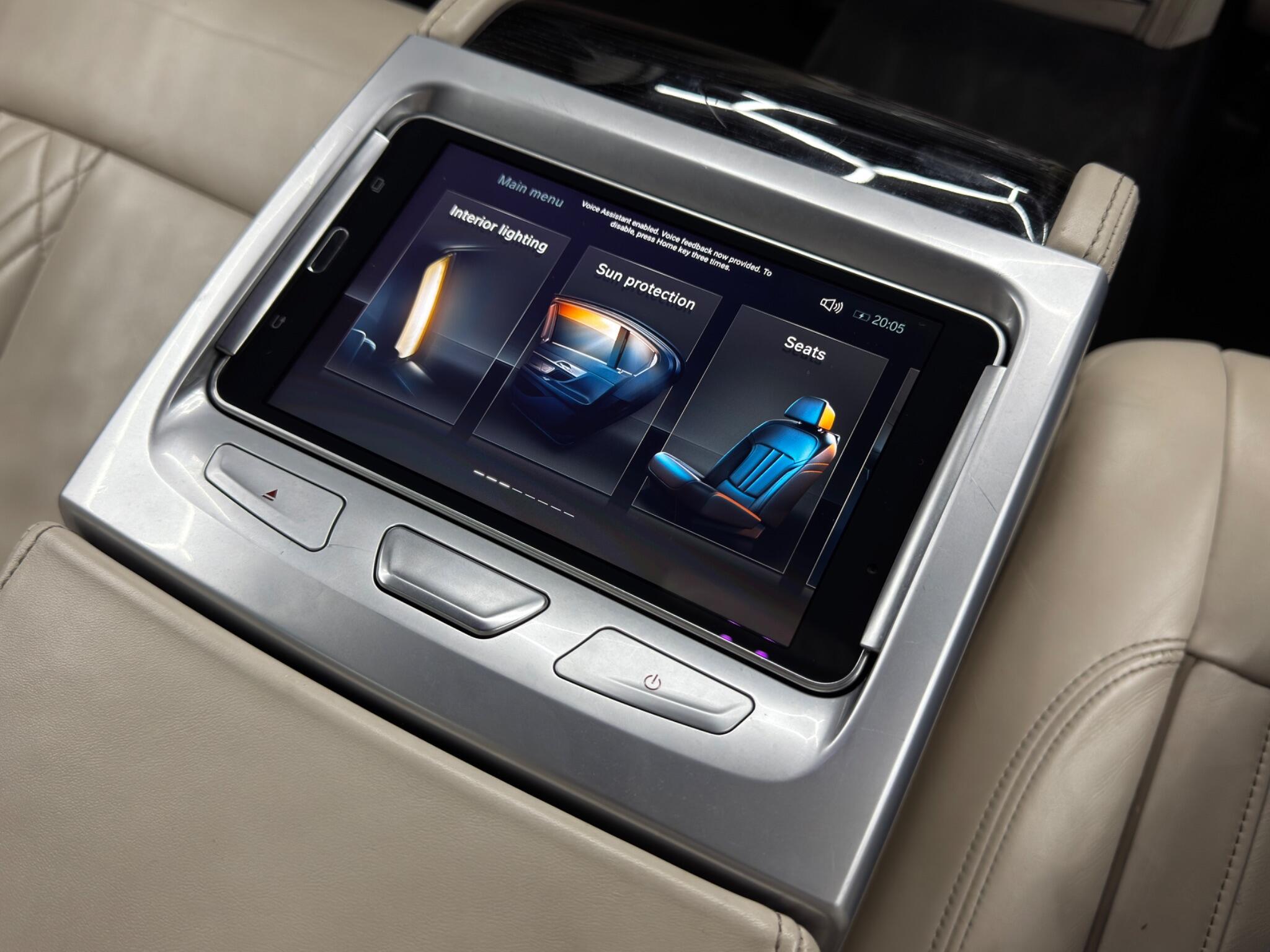 BMW 7 Series view 58