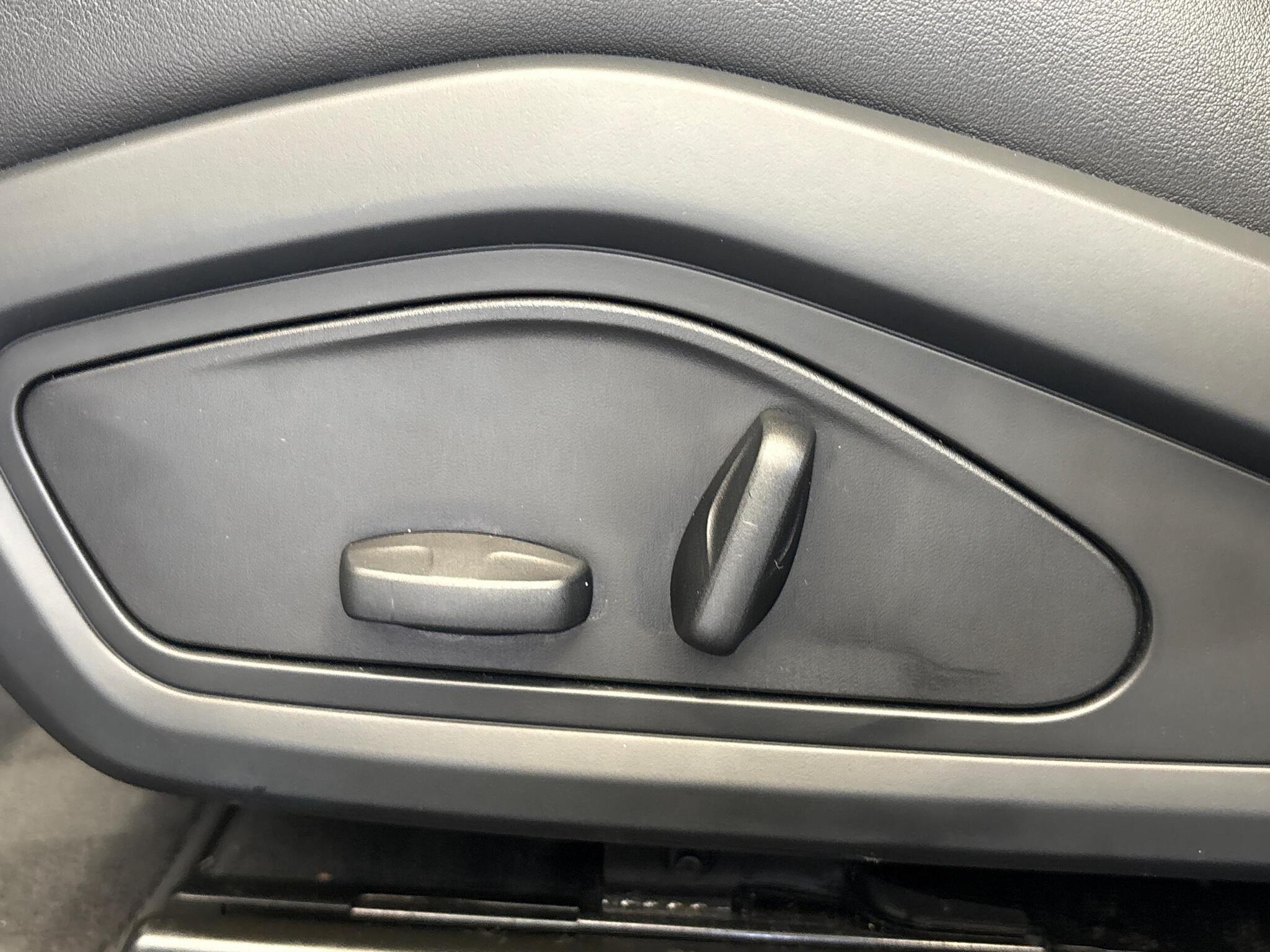 Porsche Taycan view 34