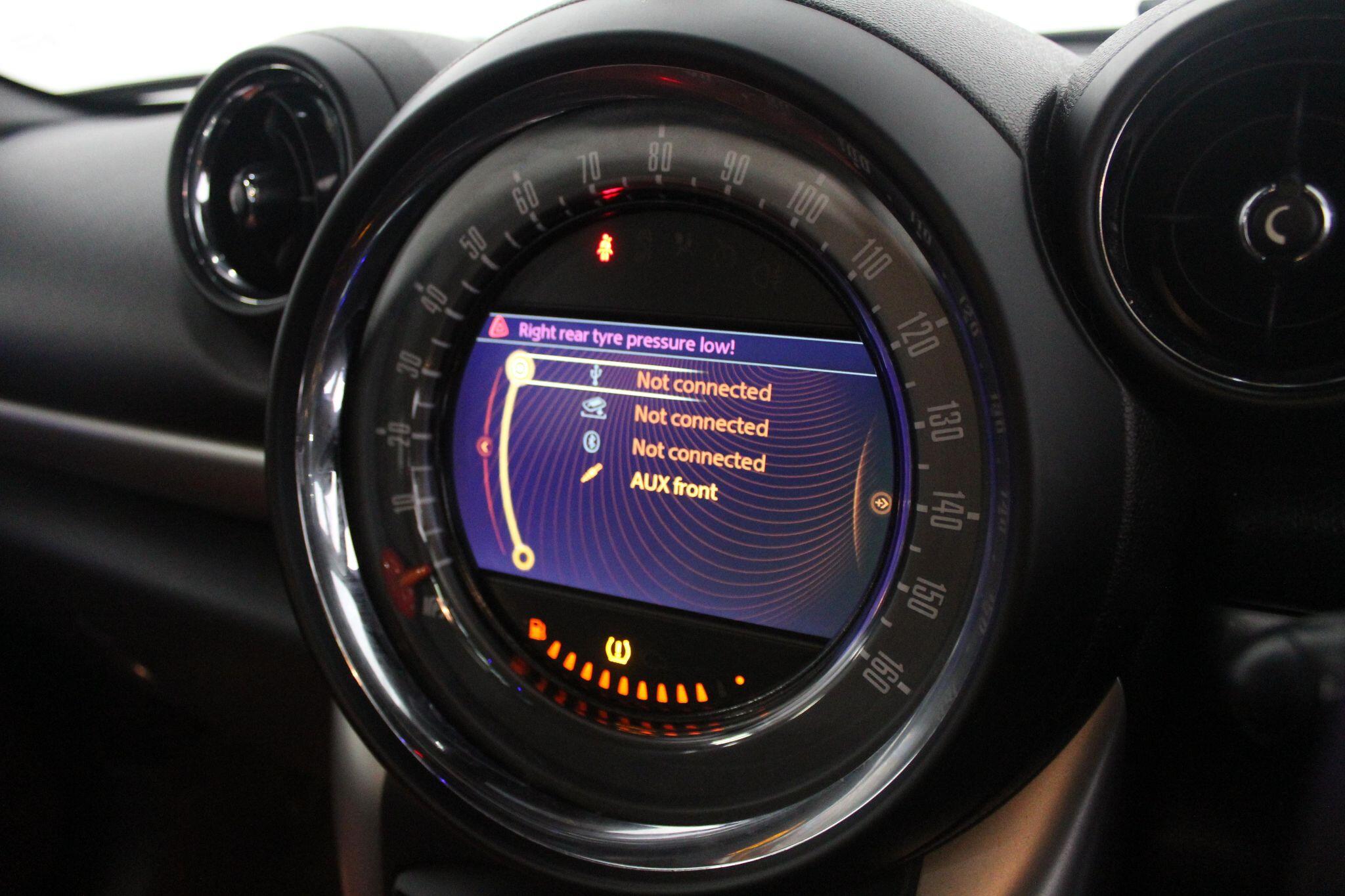Mini Countryman view 36
