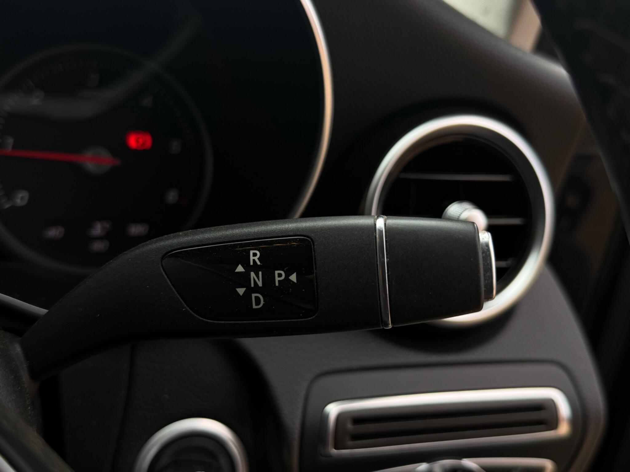 Mercedes-Benz C Class view 27