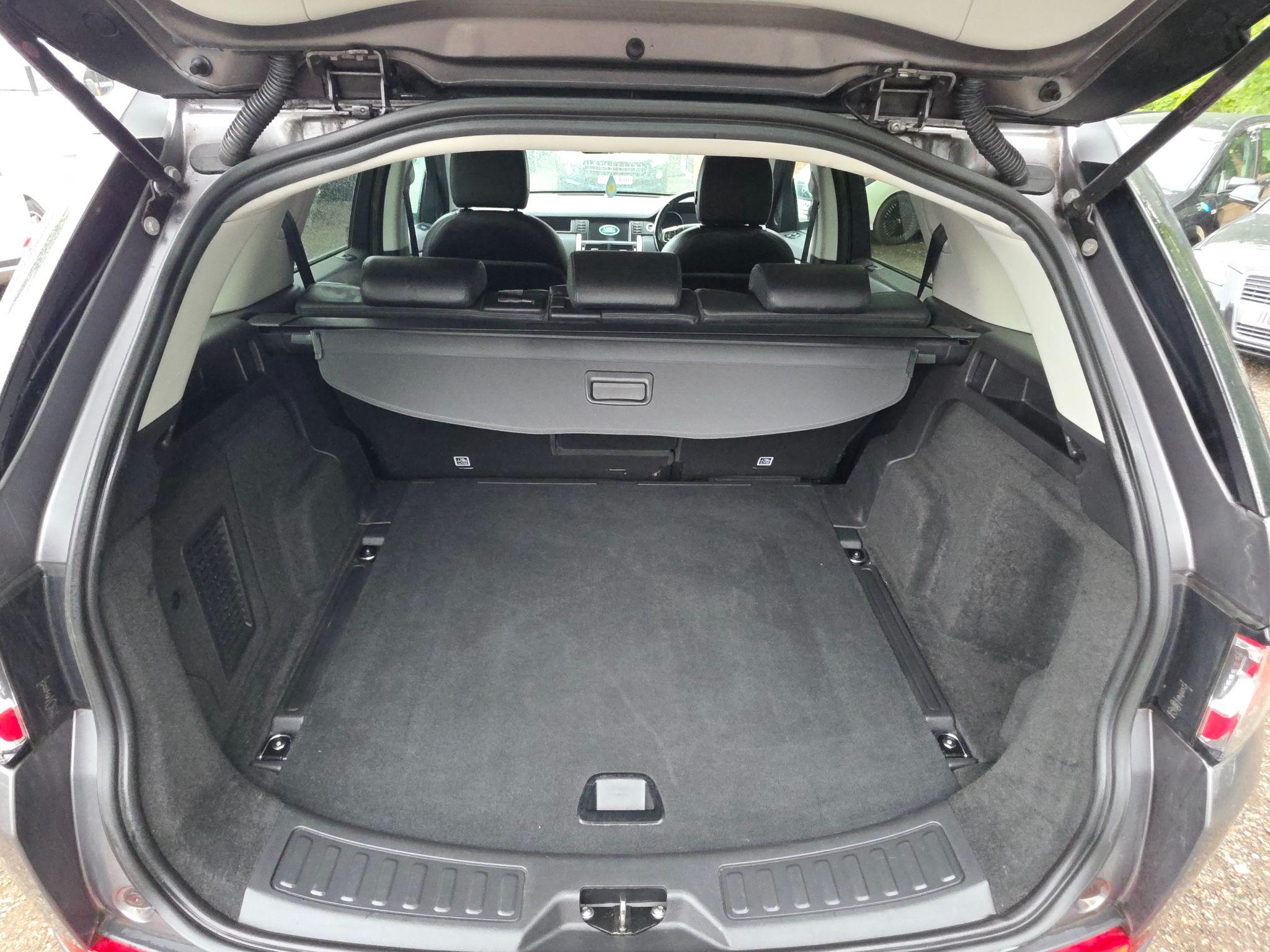 2017 Land Rover Discovery Sport 2.0 TD4 SE 4WD Euro 6 (s/s) 5dr (5 Seat) • 60,214 miles image 37