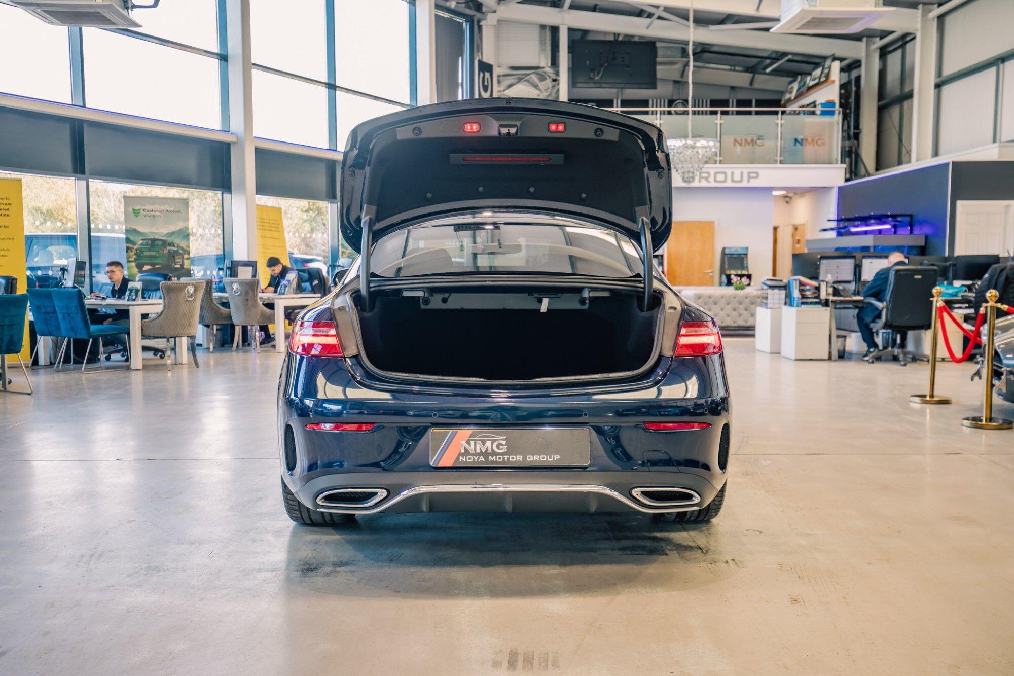 Mercedes-Benz E-Class view 31