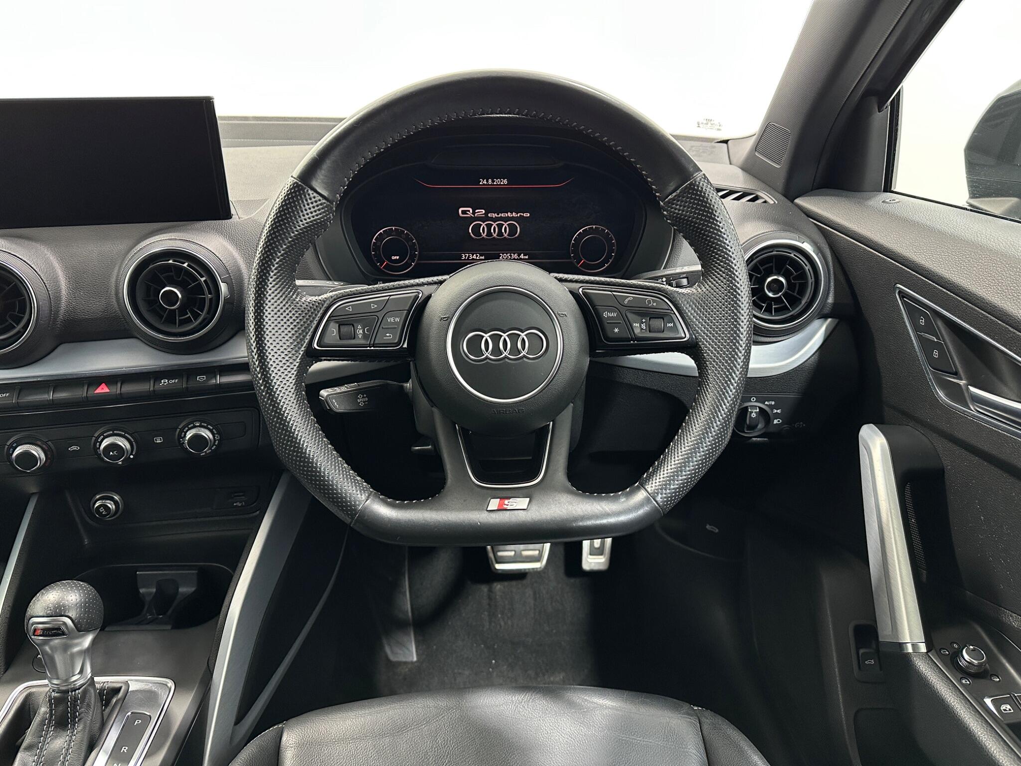 Audi Q2 view 13