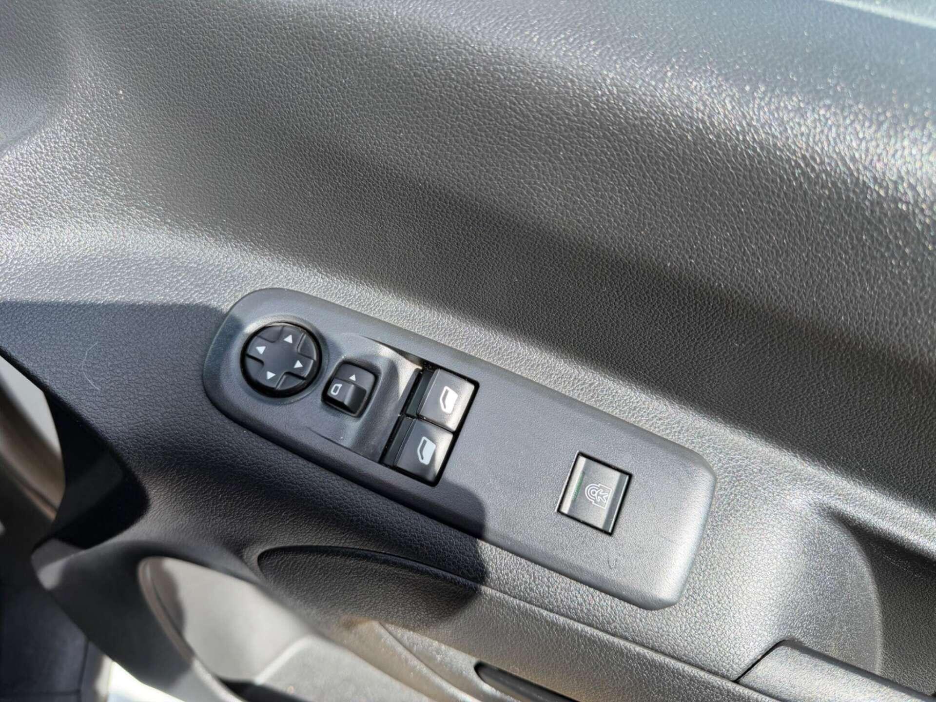 Peugeot Partner view 11