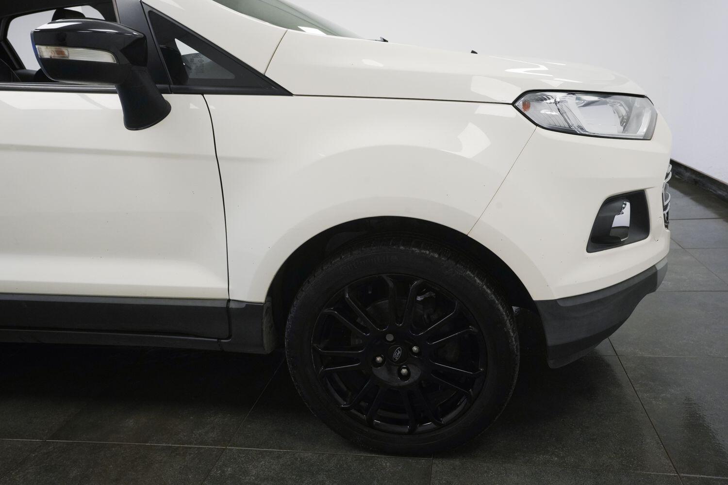Ford EcoSport view 4