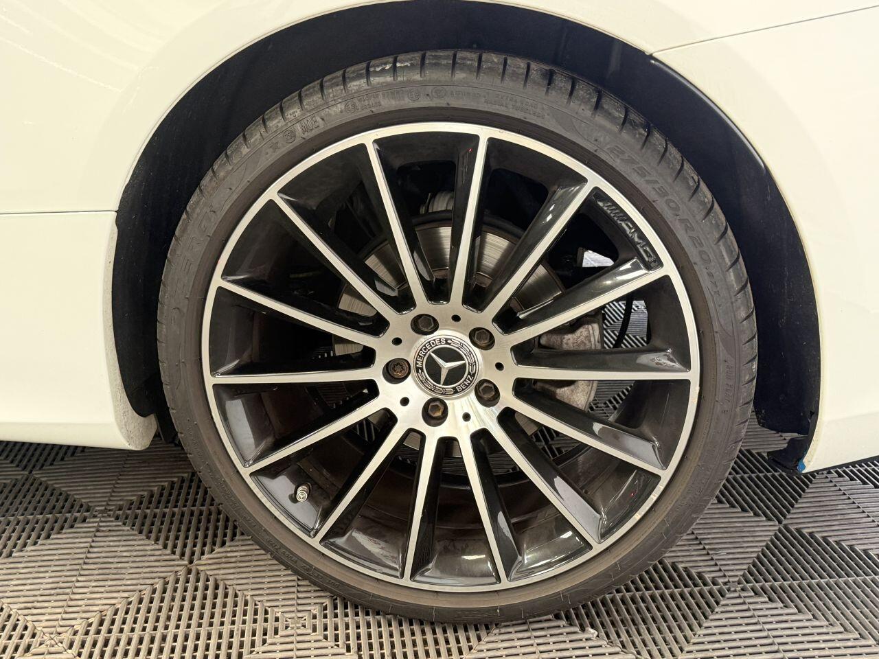 Mercedes-Benz E Class view 21