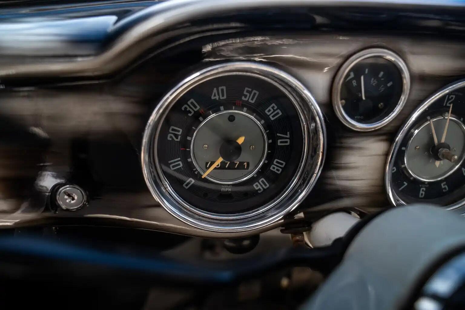 Volkswagen Volkswagen Karmann view 22