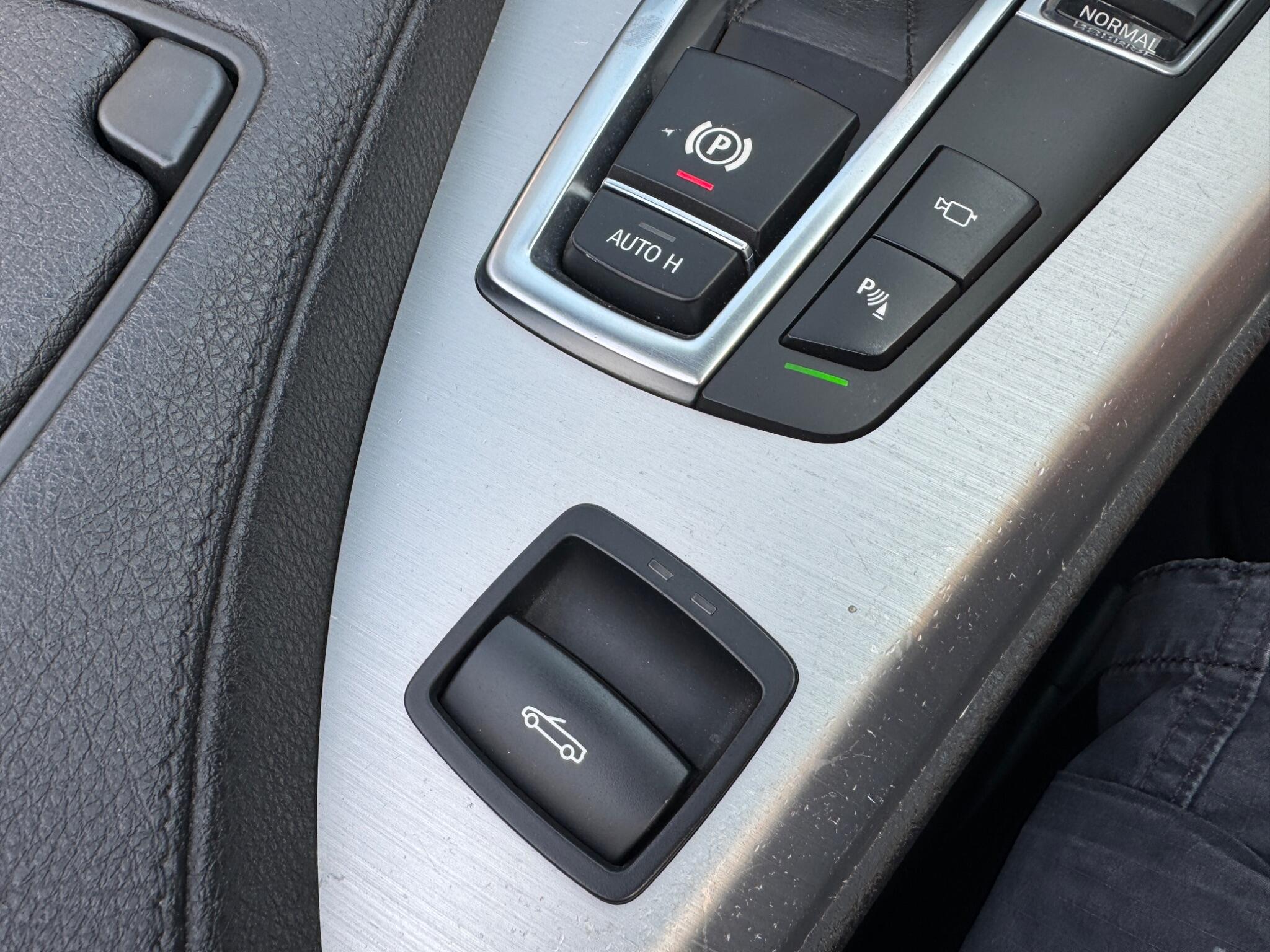 BMW 6 Series view 30