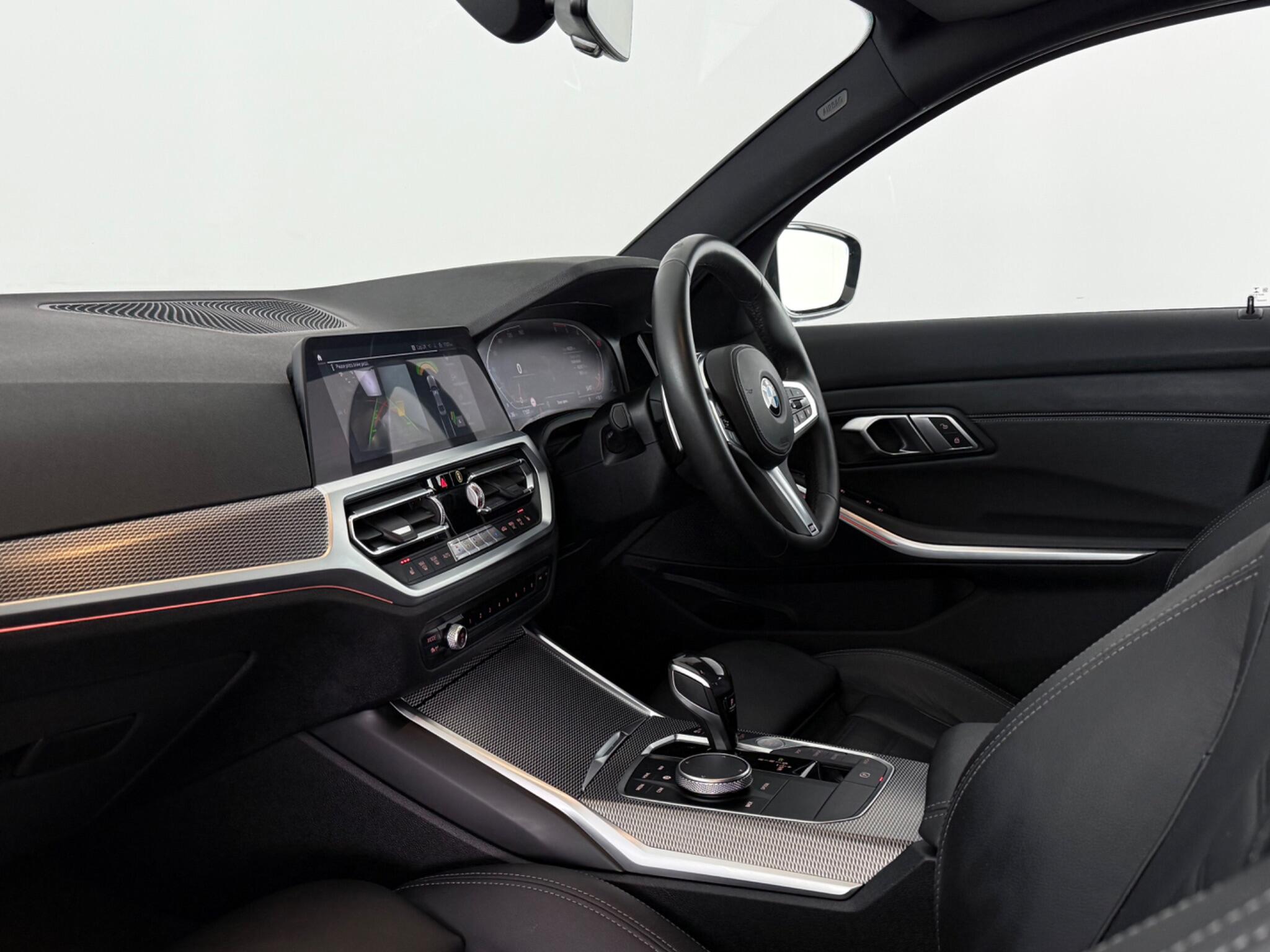 BMW 3 Series view 12