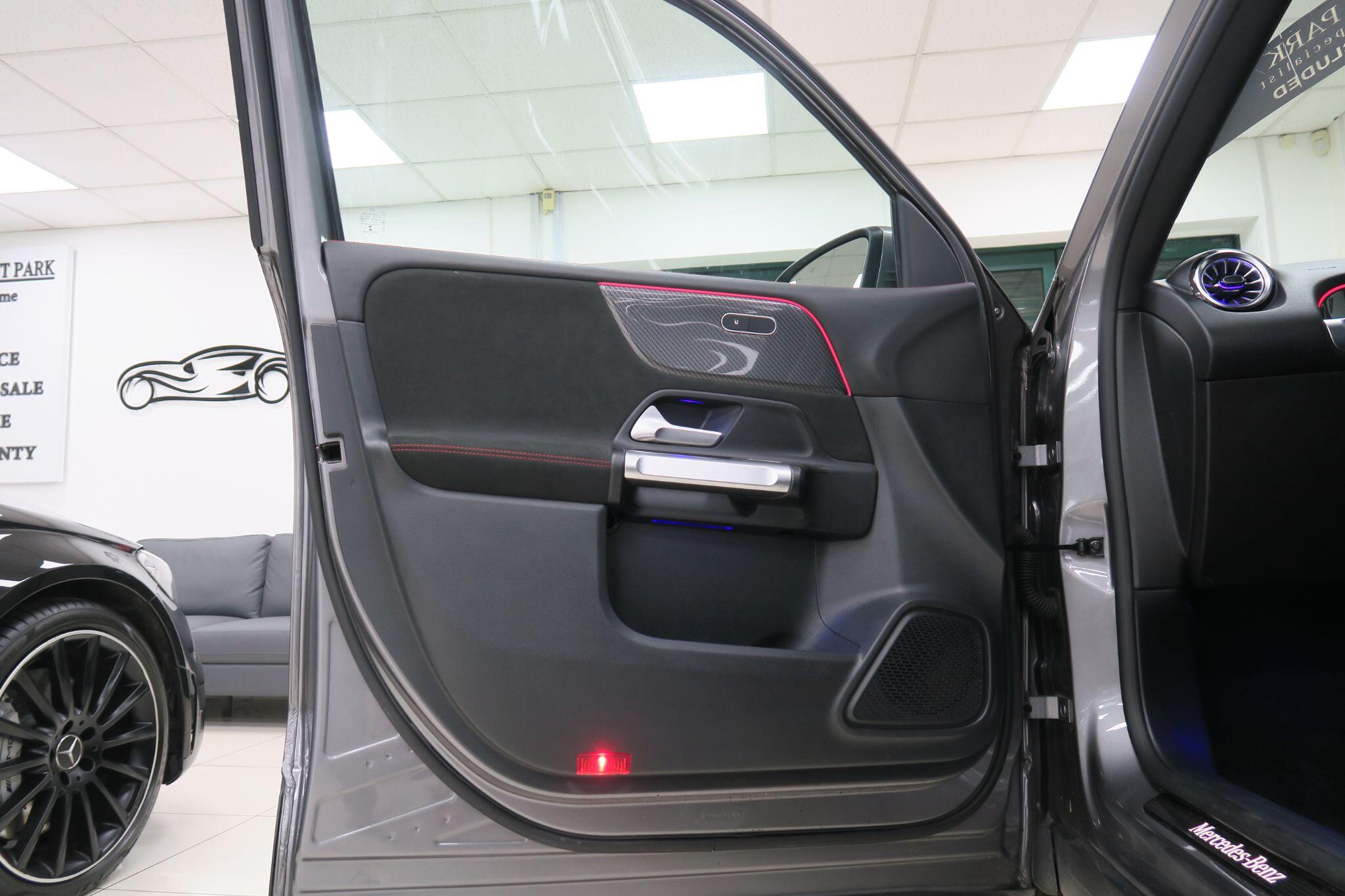 Mercedes-Benz GLB view 13