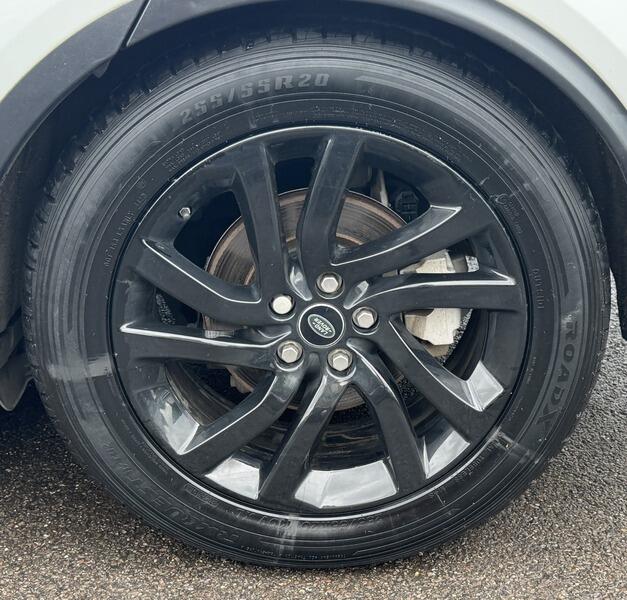 Land Rover Discovery view 20