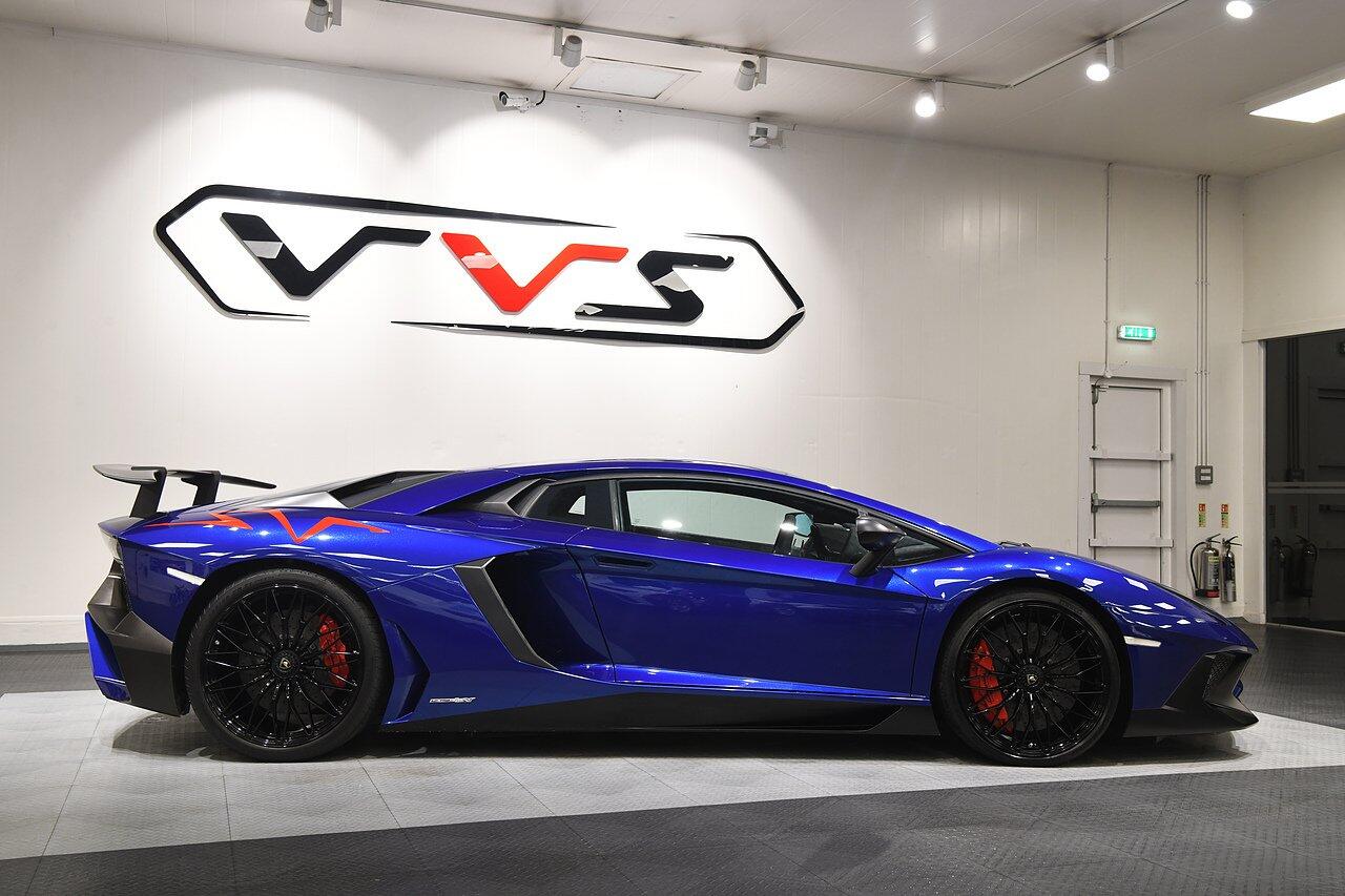 Lamborghini Aventador view 2