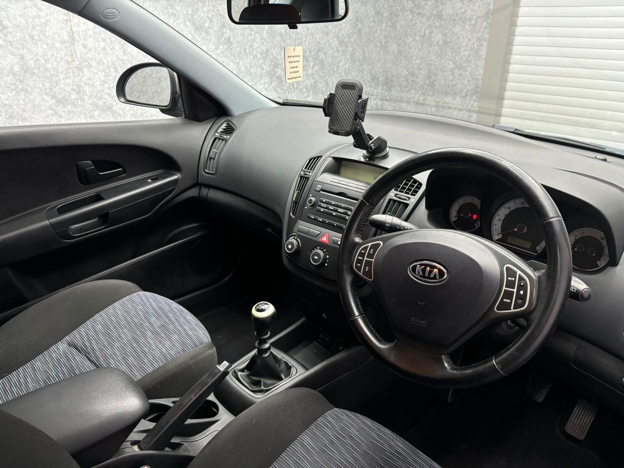 Kia Ceed view 3