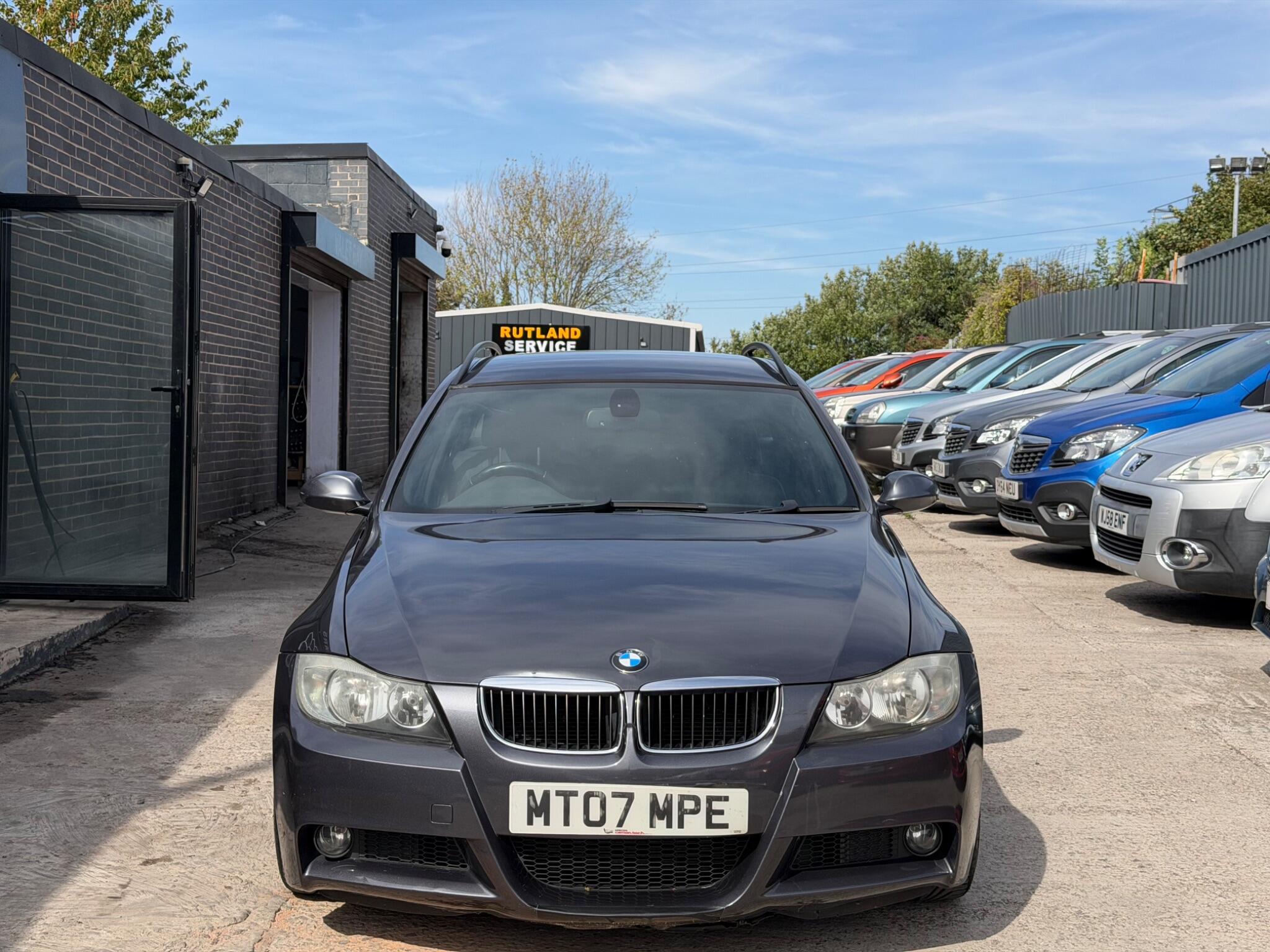 BMW 3 Series view 3