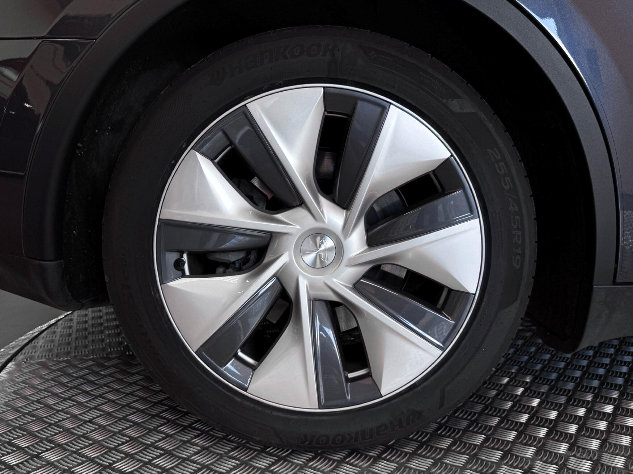 Tesla Model Y view 57