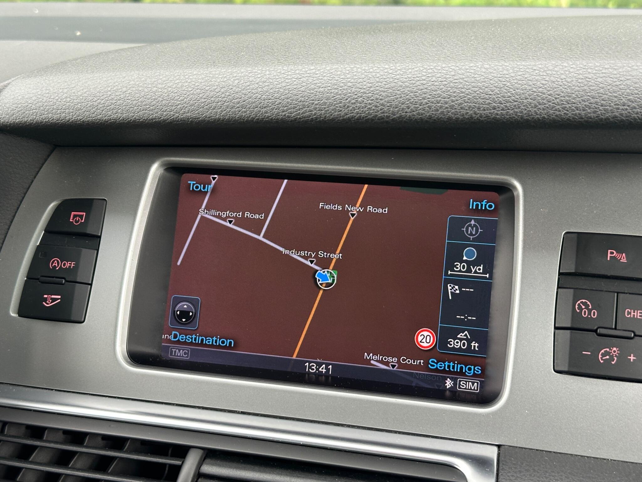 Audi Q7 view 37