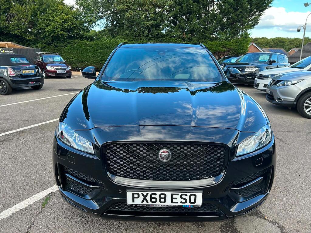 Jaguar F-Pace view 11