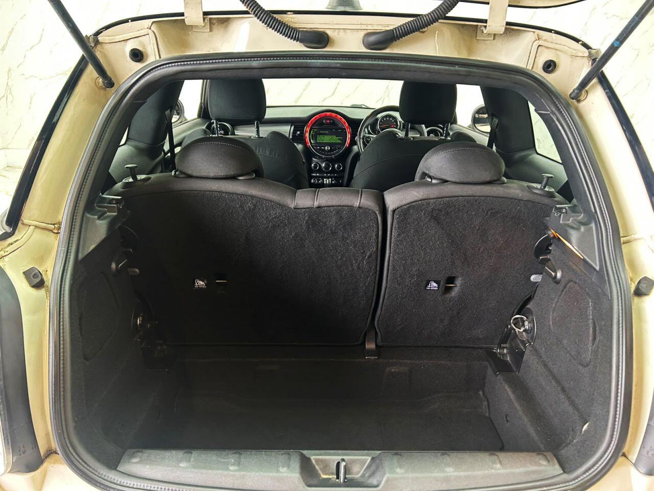 Mini Hatch view 23