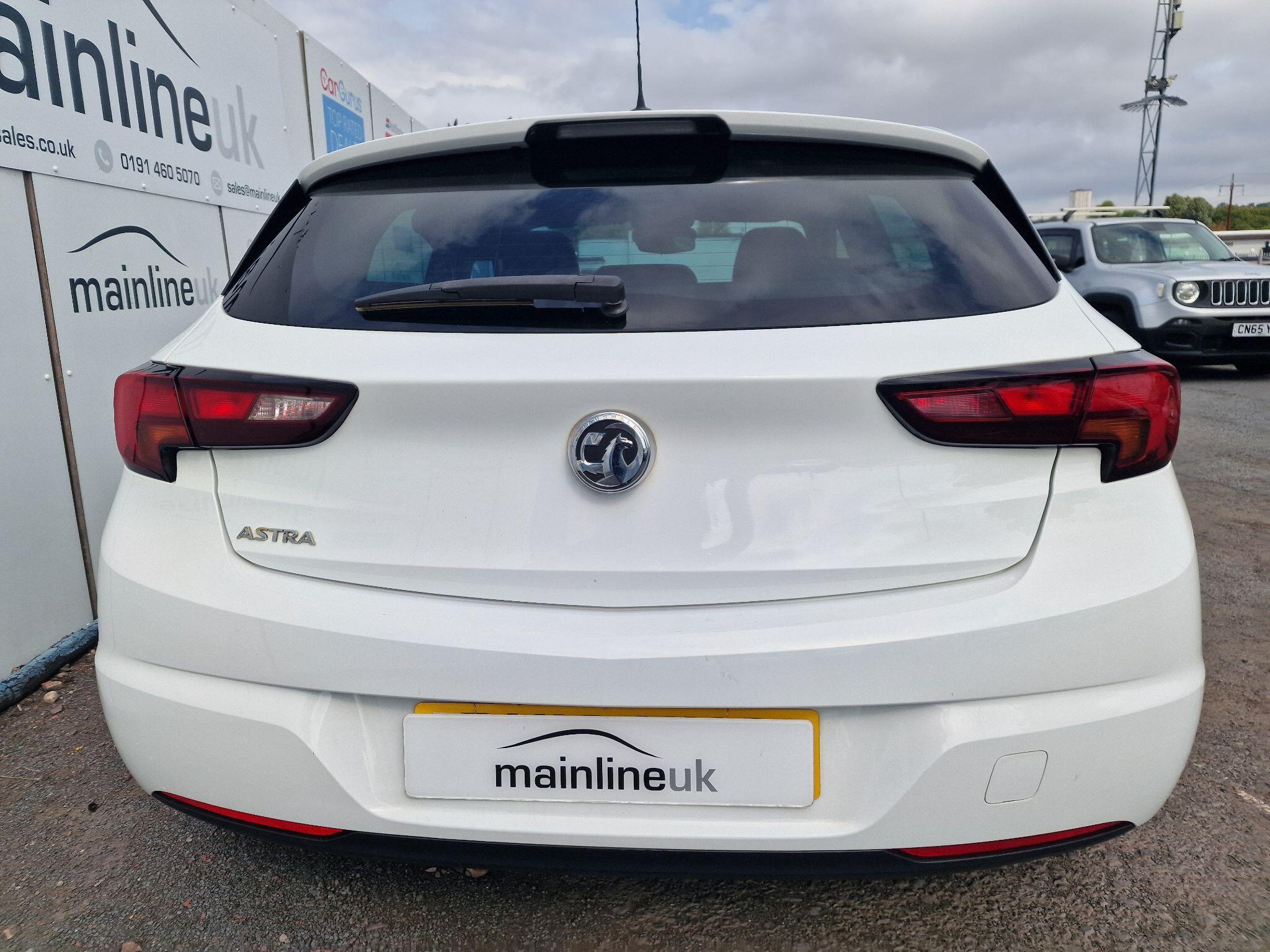 Vauxhall Astra view 18