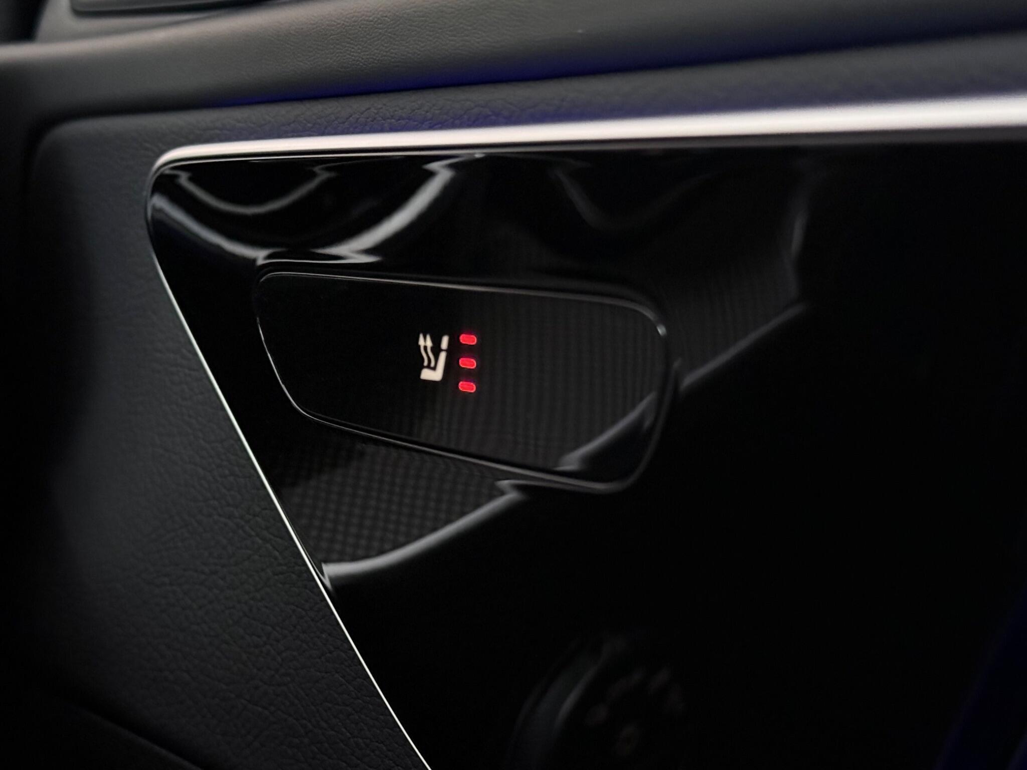 Mercedes-Benz C-Class view 22