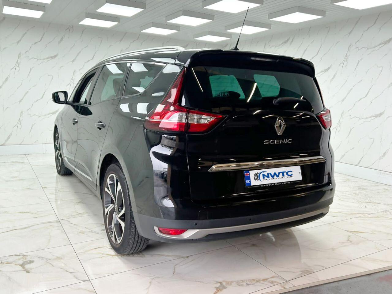 Renault Grand Scenic view 10