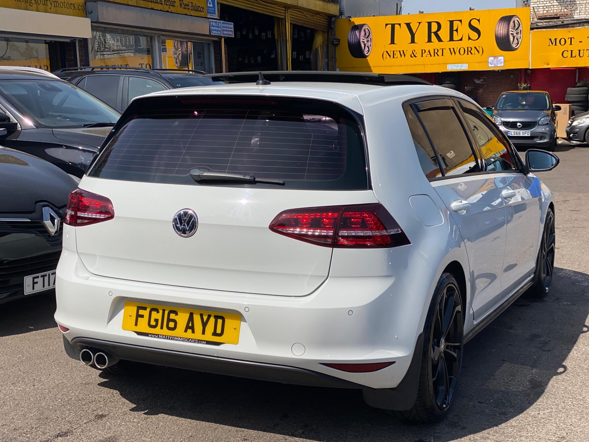 Volkswagen Golf view 9