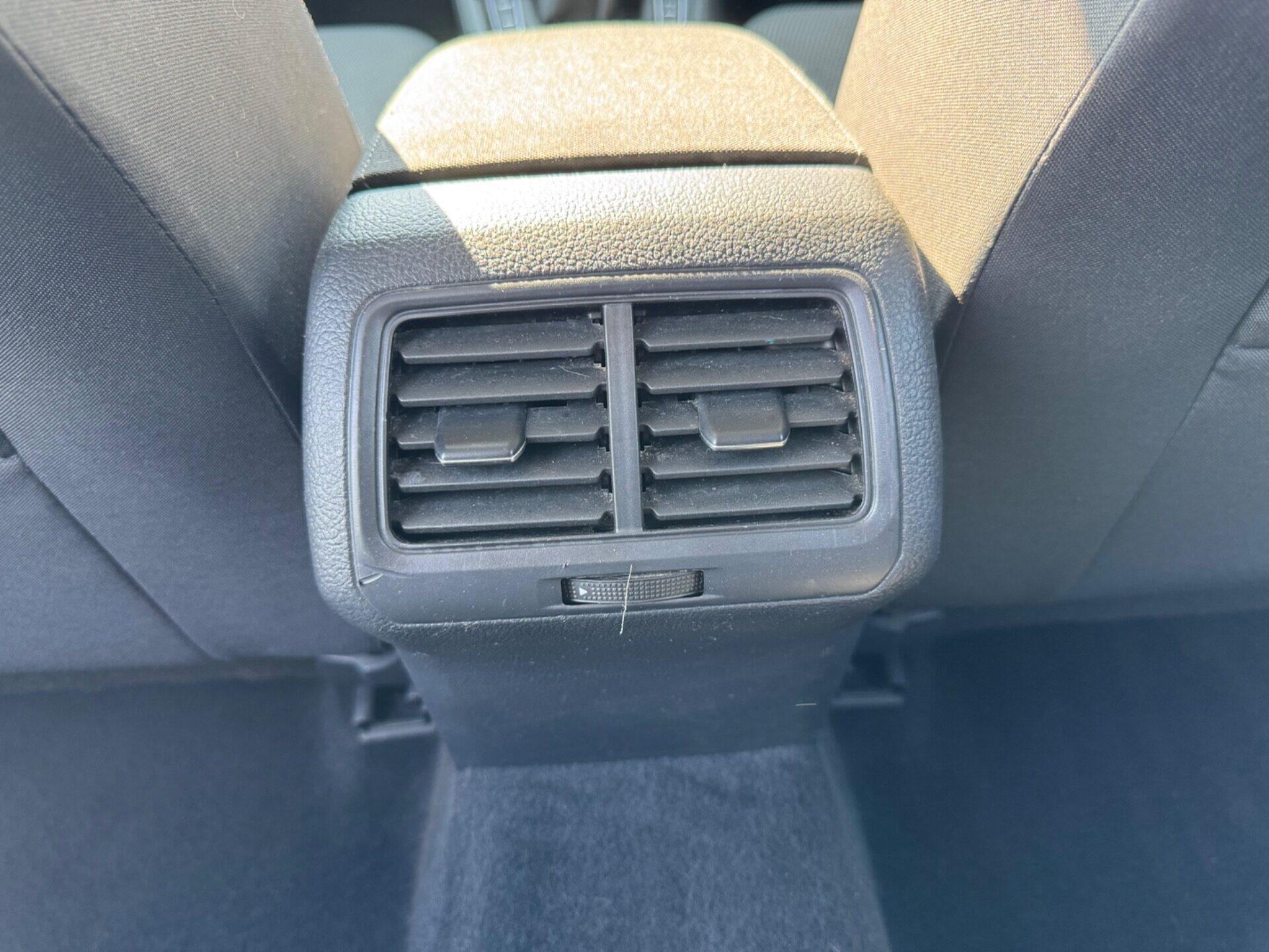 Volkswagen Golf view 45