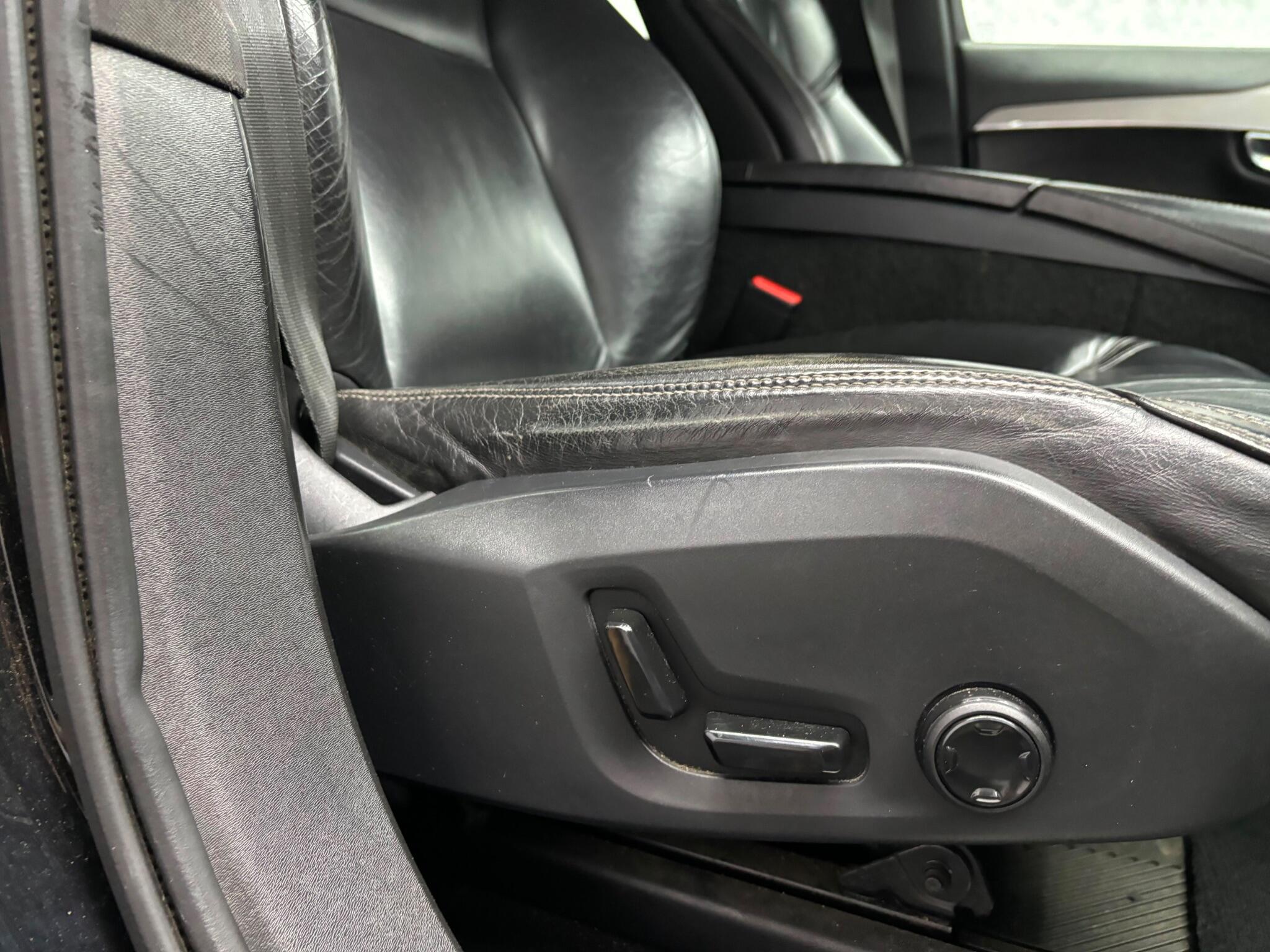 Volvo XC90 view 19