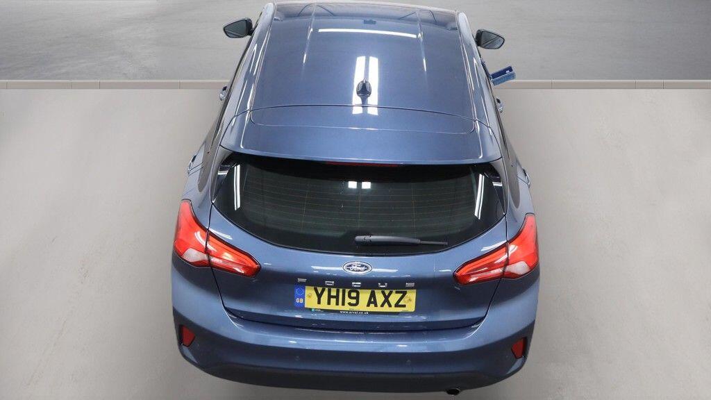 Ford Focus view 12